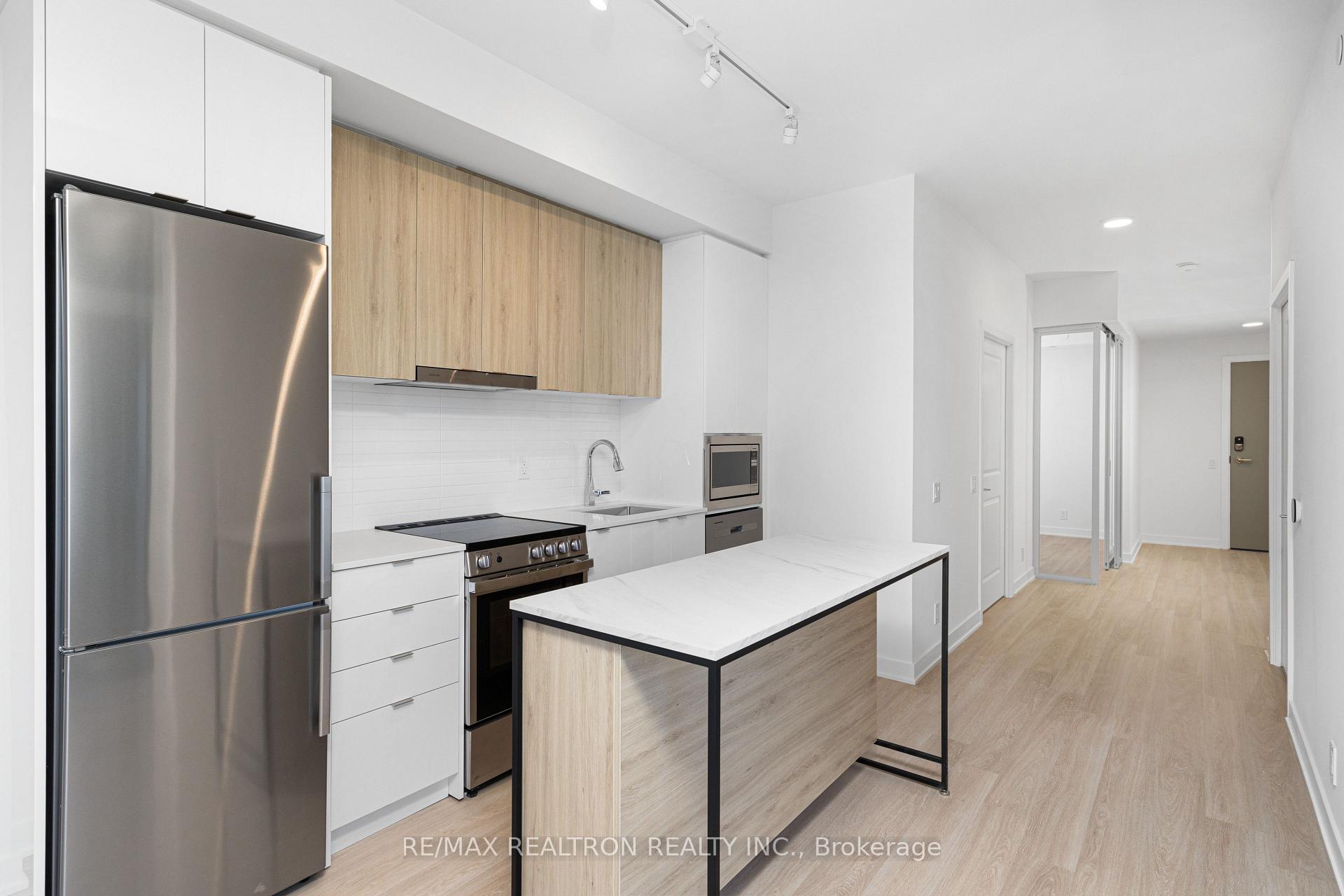 Photo 8 of Unit A-620, 30 Upper Mall Way, Vaughan, Brownridge — HOMEH