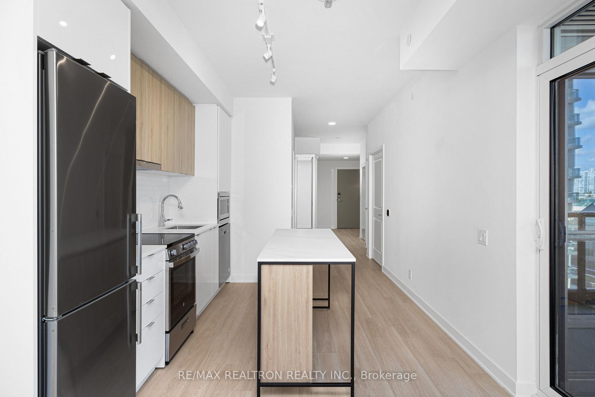 Photo 9 of Unit A-620, 30 Upper Mall Way, Vaughan, Brownridge — HOMEH