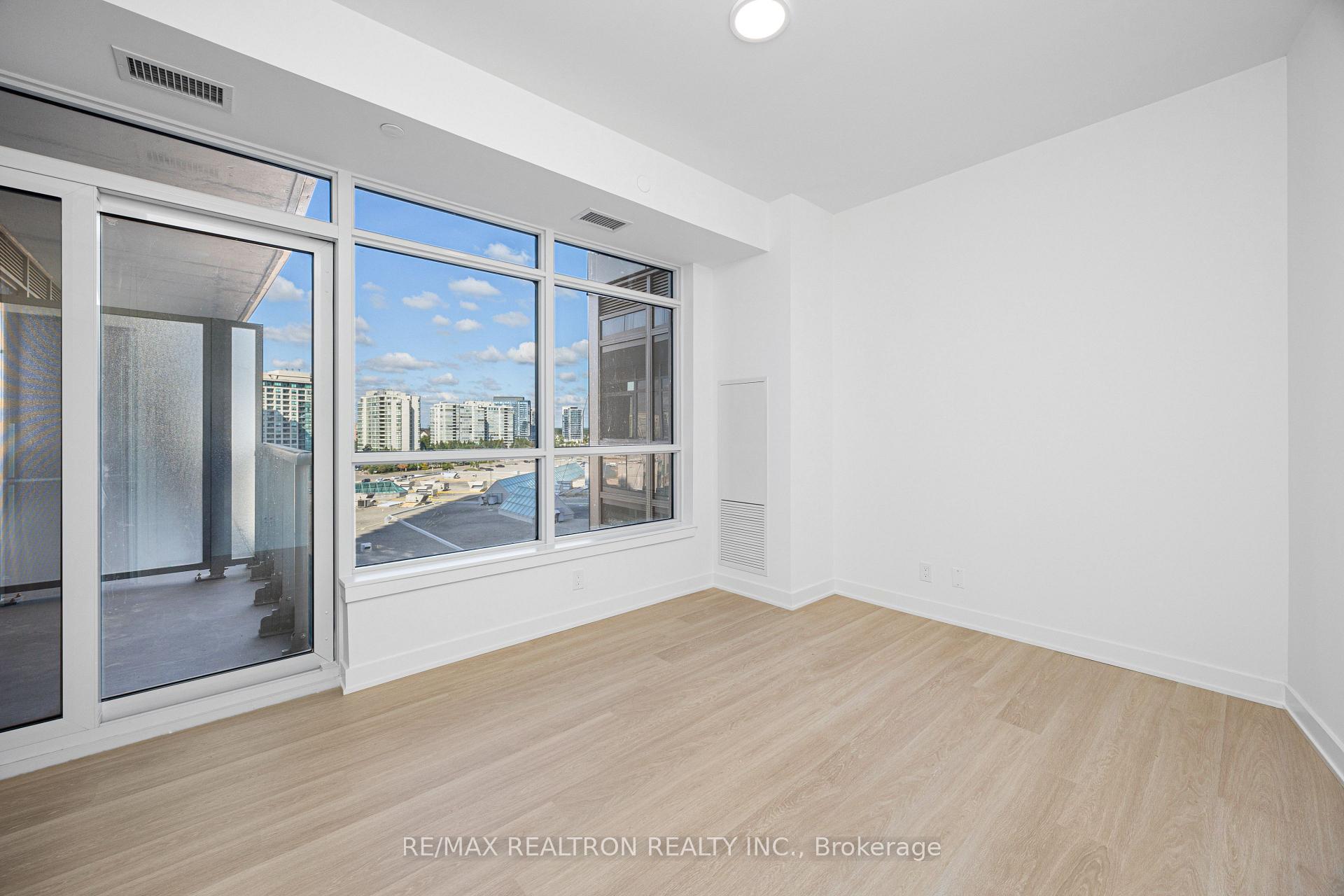 Photo 12 of Unit A-620, 30 Upper Mall Way, Vaughan, Brownridge — HOMEH