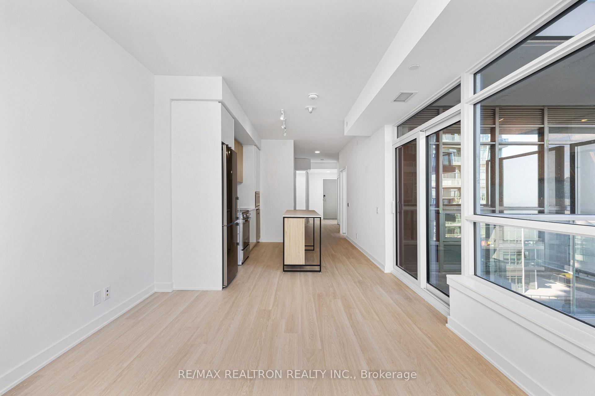 Photo 14 of Unit A-620, 30 Upper Mall Way, Vaughan, Brownridge — HOMEH