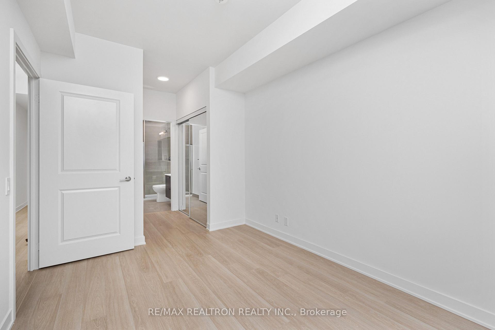 Photo 17 of Unit A-620, 30 Upper Mall Way, Vaughan, Brownridge — HOMEH