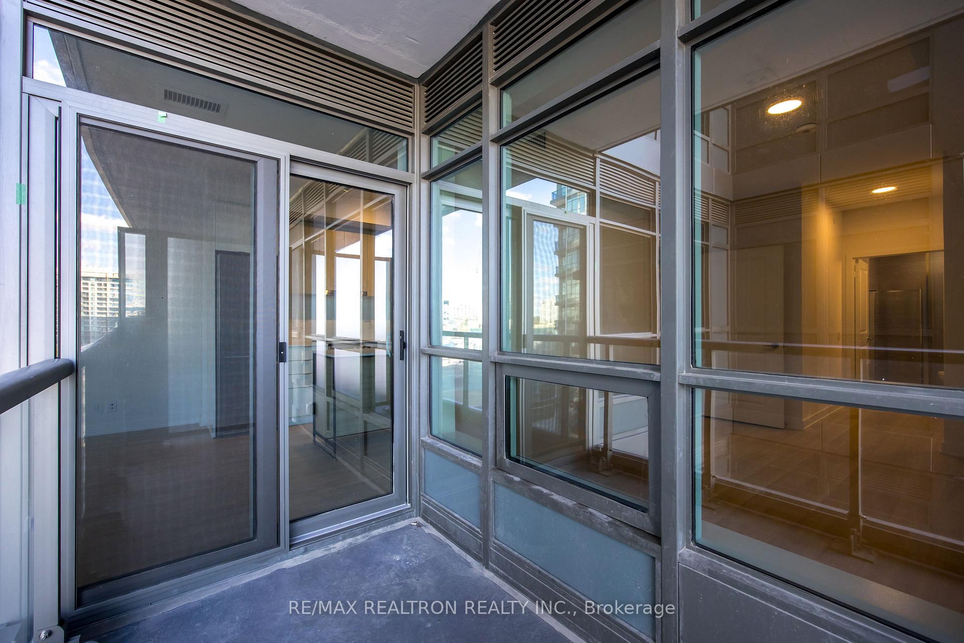 Photo 23 of Unit A-620, 30 Upper Mall Way, Vaughan, Brownridge — HOMEH