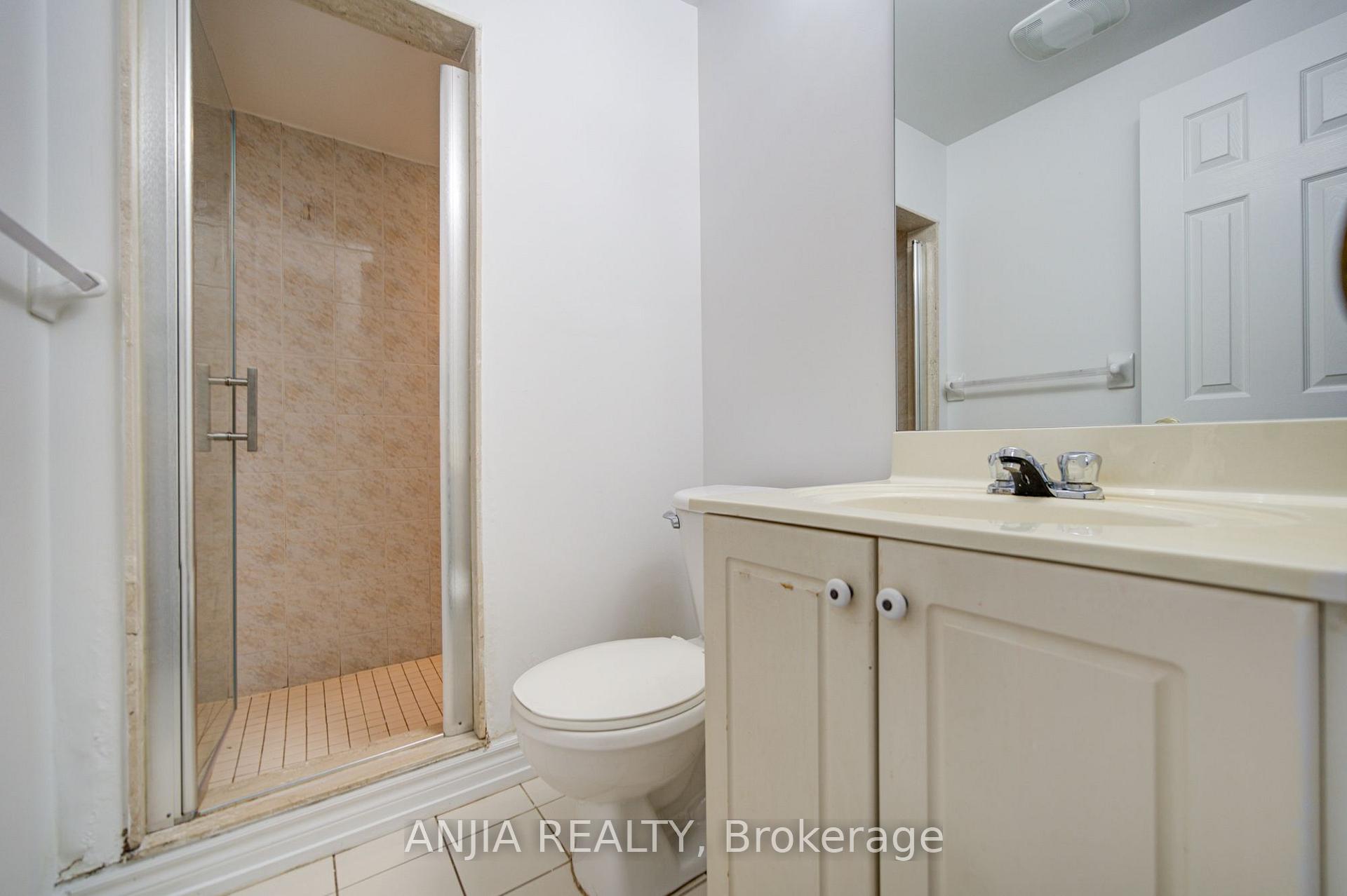 Photo 37 of 44 Pond Drive, Markham, Commerce Valley — HOMEH