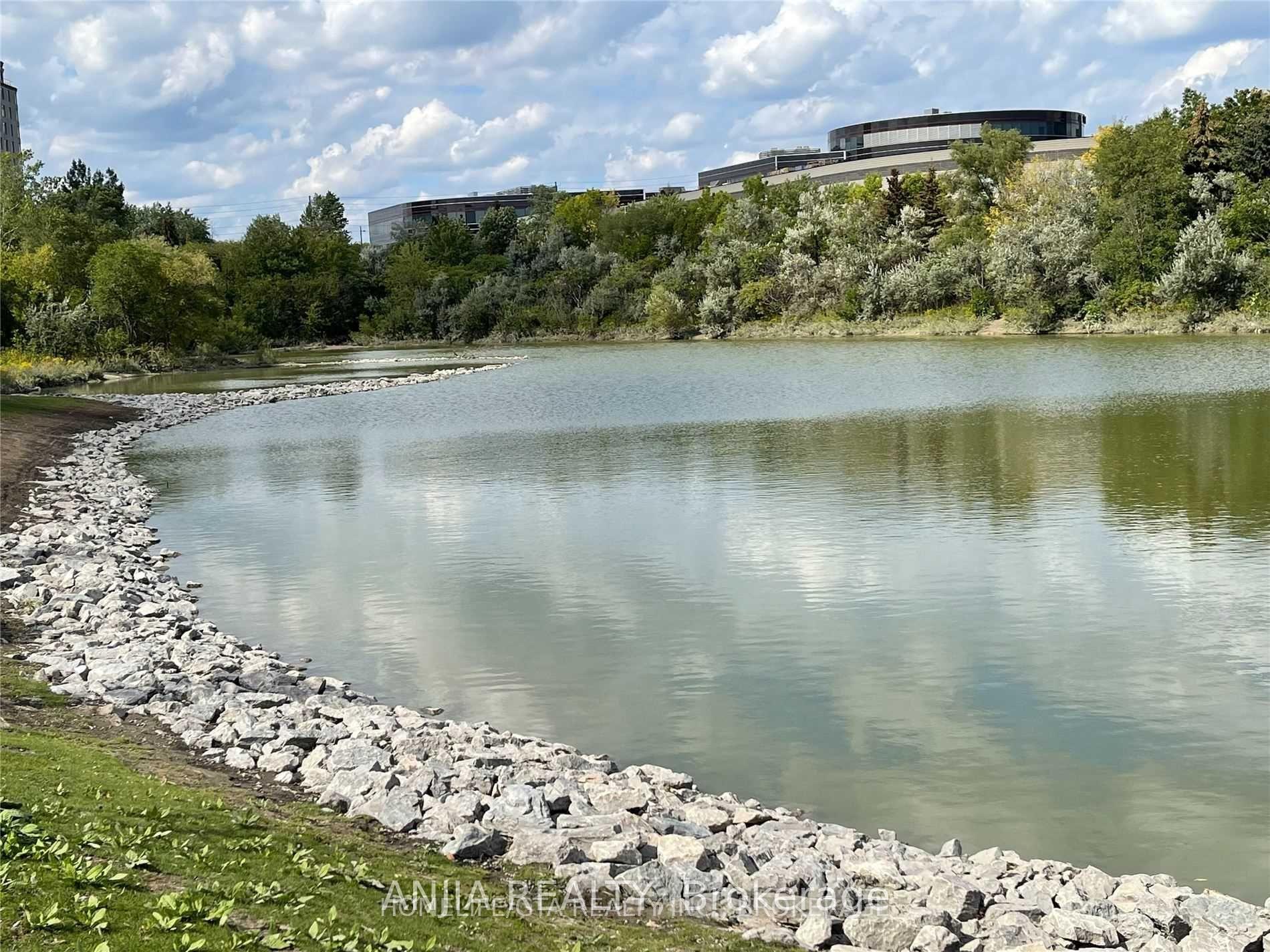 Photo 44 of 44 Pond Drive, Markham, Commerce Valley — HOMEH