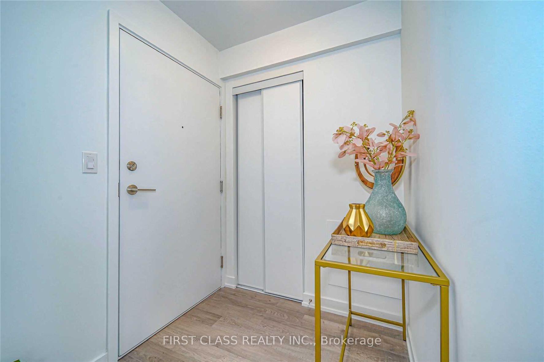 Photo 5 of Unit 805, 181 Huron Street, Toronto, University — HOMEH