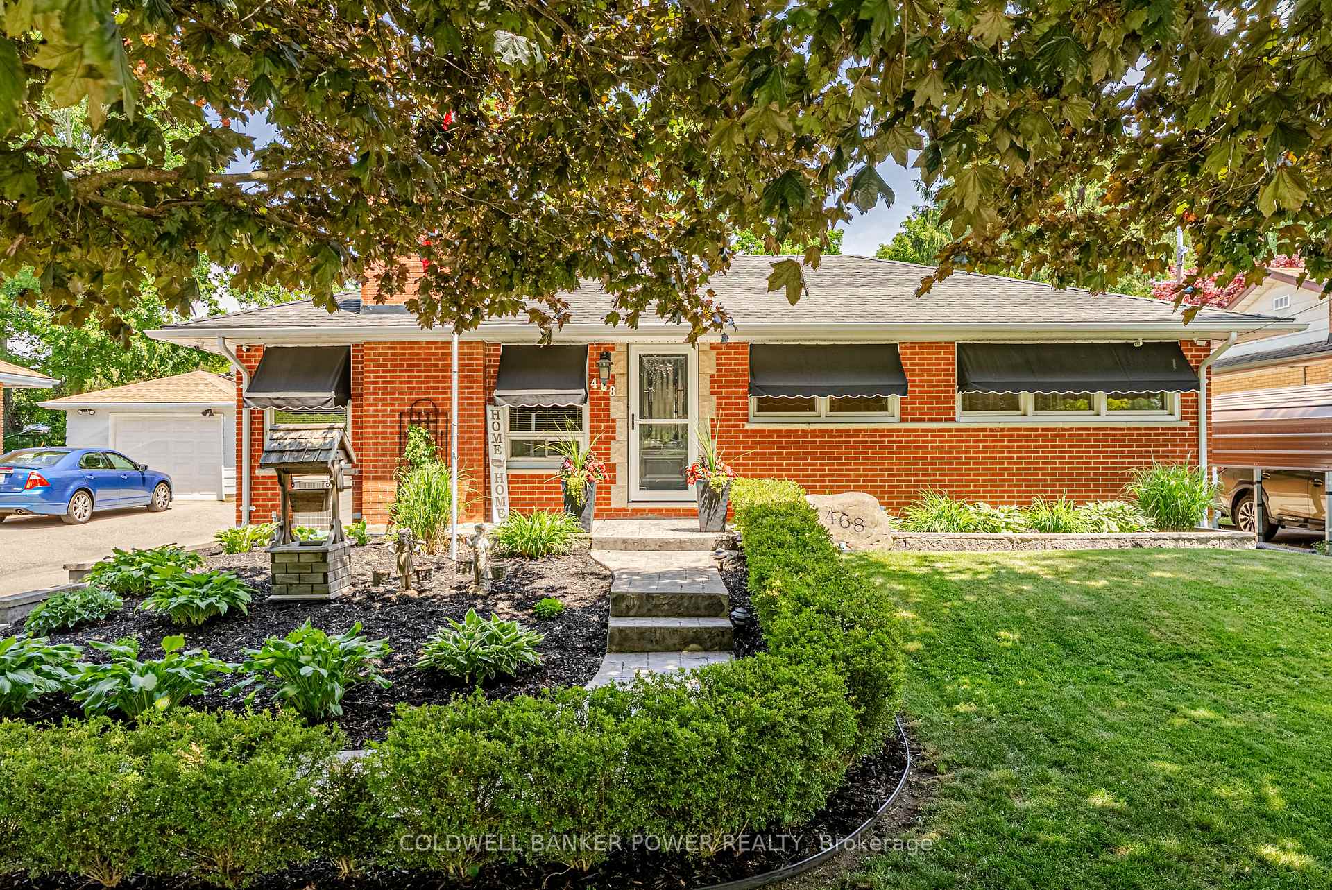 Photo 2 of 468 Jellicoe Crescent, London, South K — HOMEH