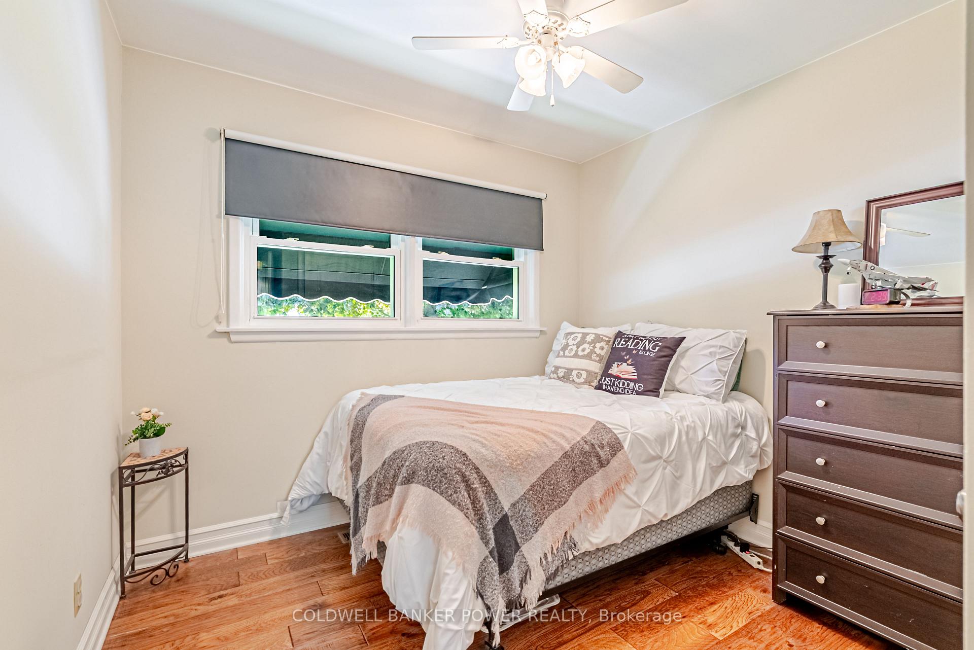 Photo 15 of 468 Jellicoe Crescent, London, South K — HOMEH