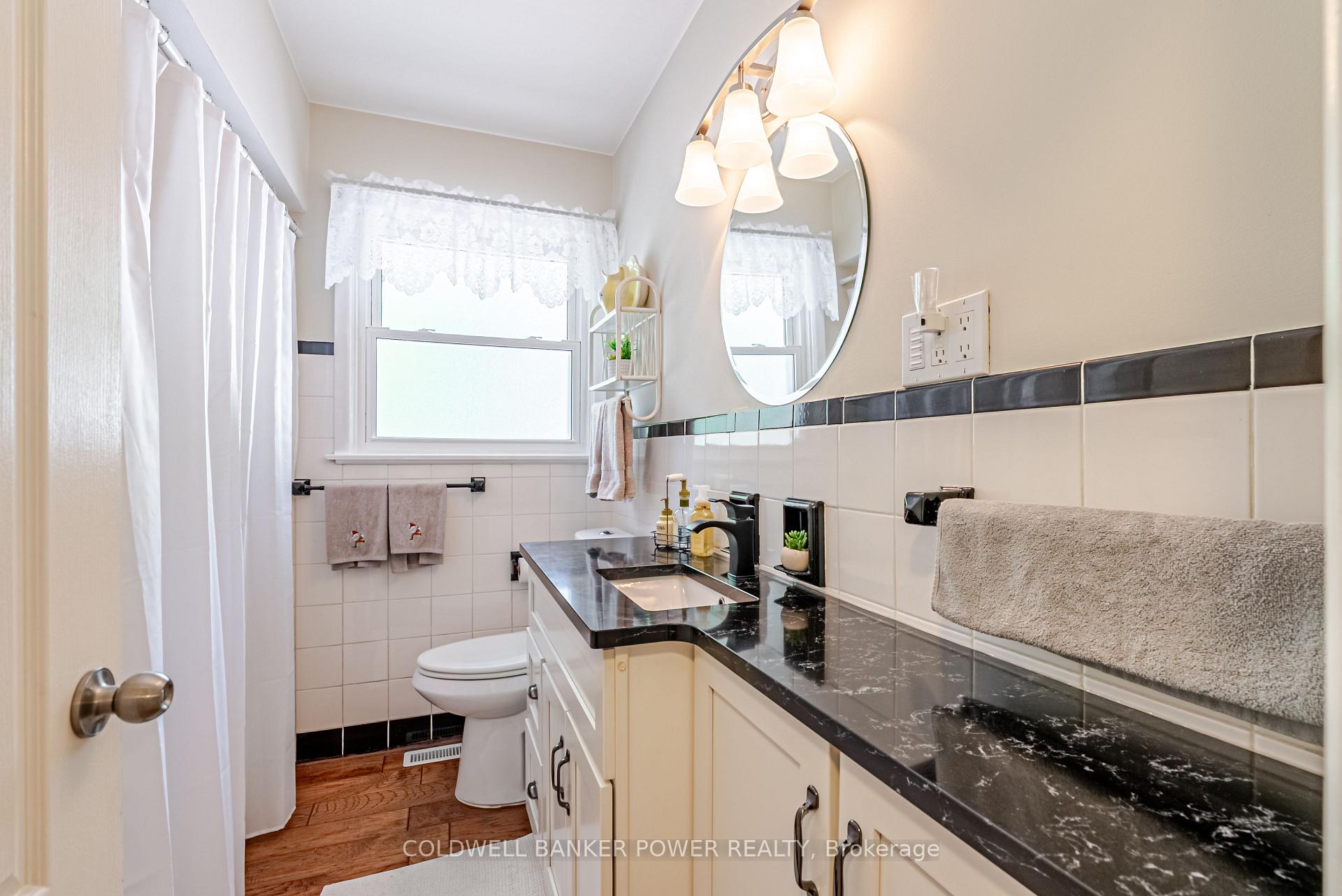 Photo 19 of 468 Jellicoe Crescent, London, South K — HOMEH