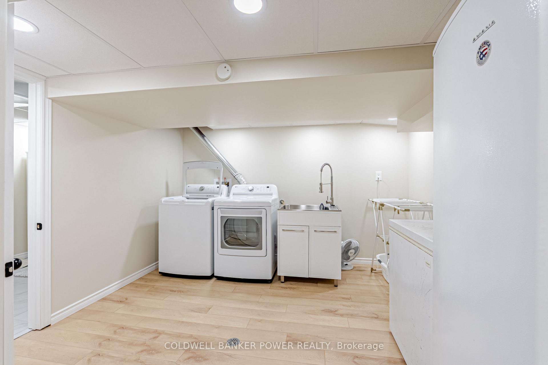 Photo 22 of 468 Jellicoe Crescent, London, South K — HOMEH