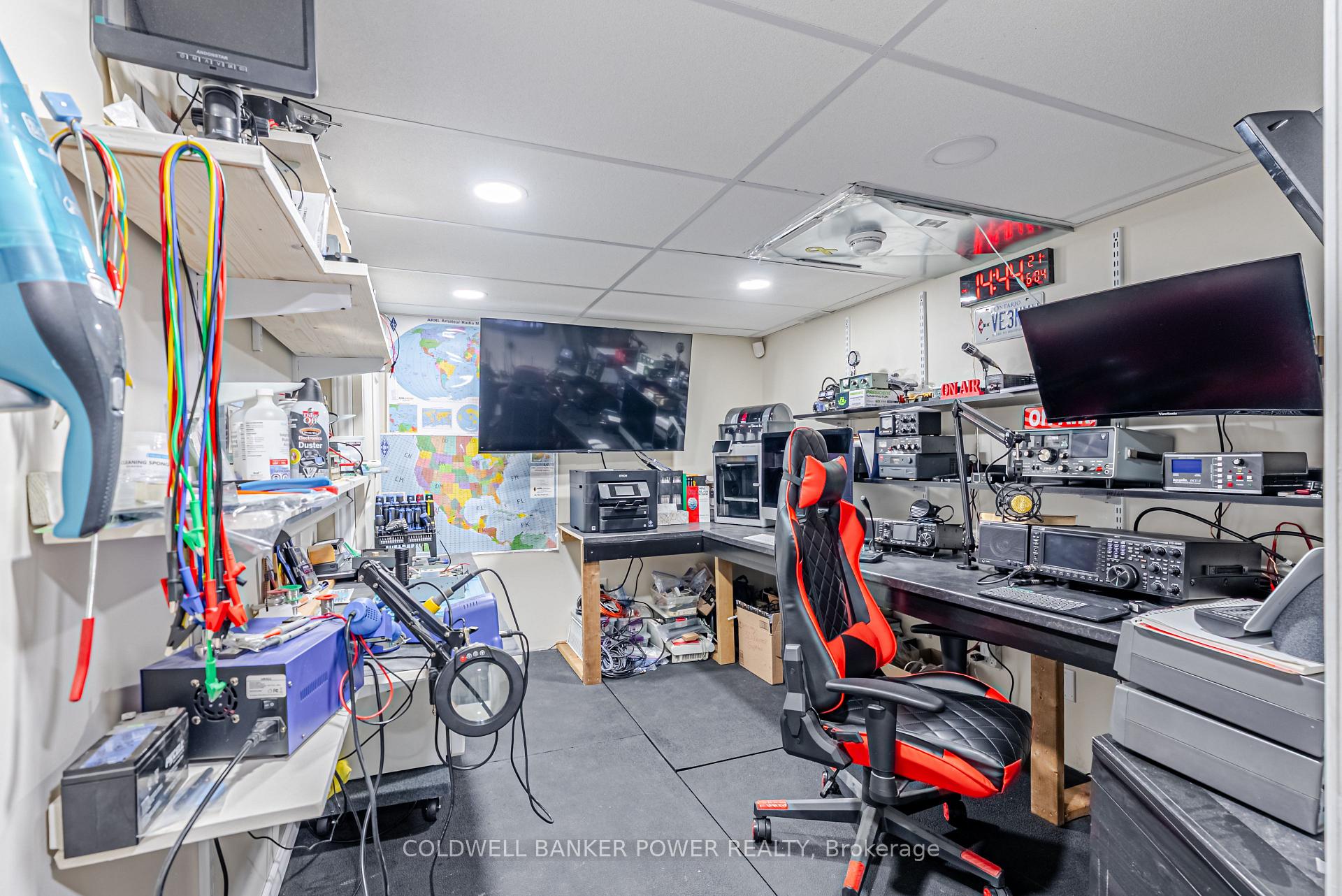 Photo 24 of 468 Jellicoe Crescent, London, South K — HOMEH
