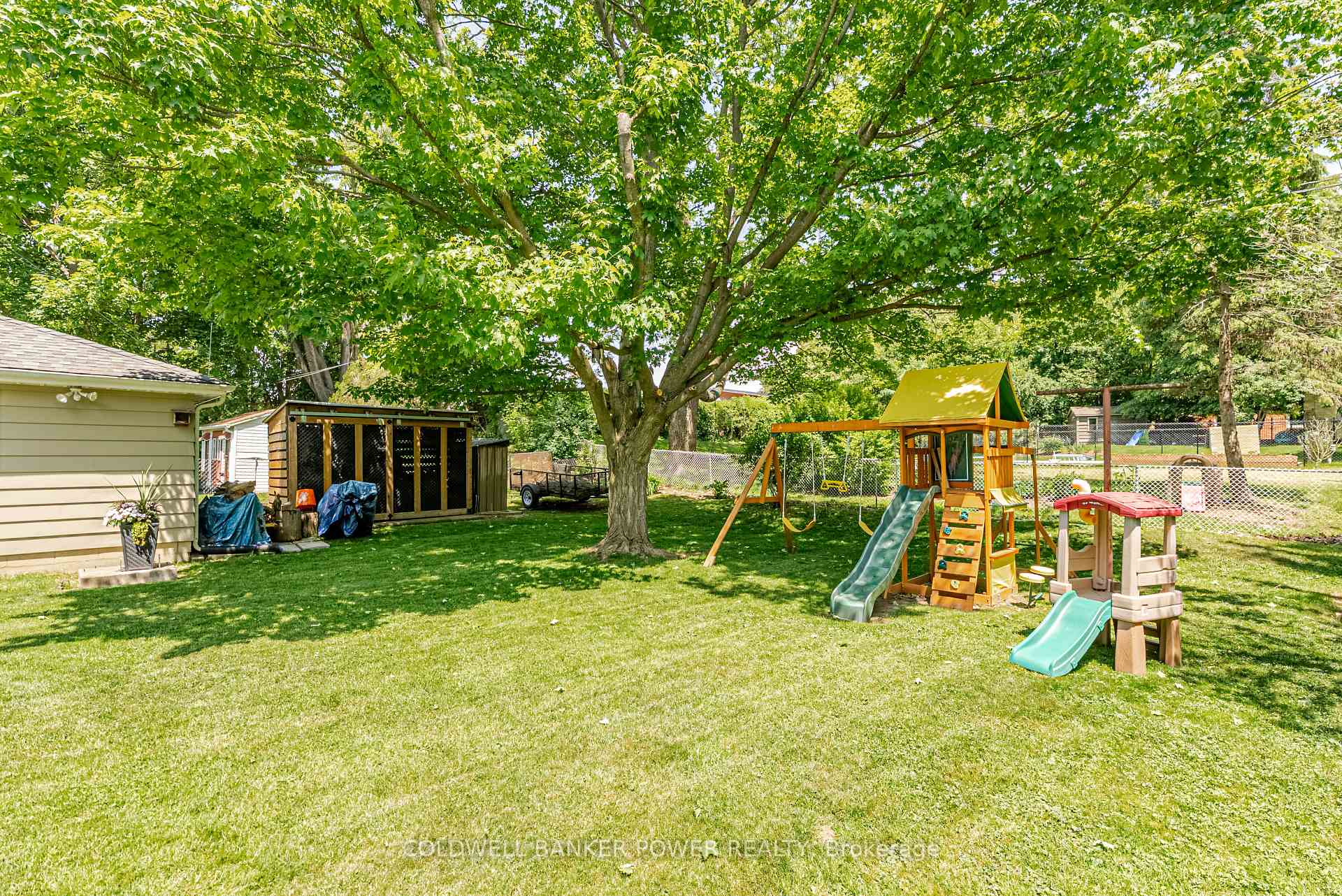 Photo 31 of 468 Jellicoe Crescent, London, South K — HOMEH
