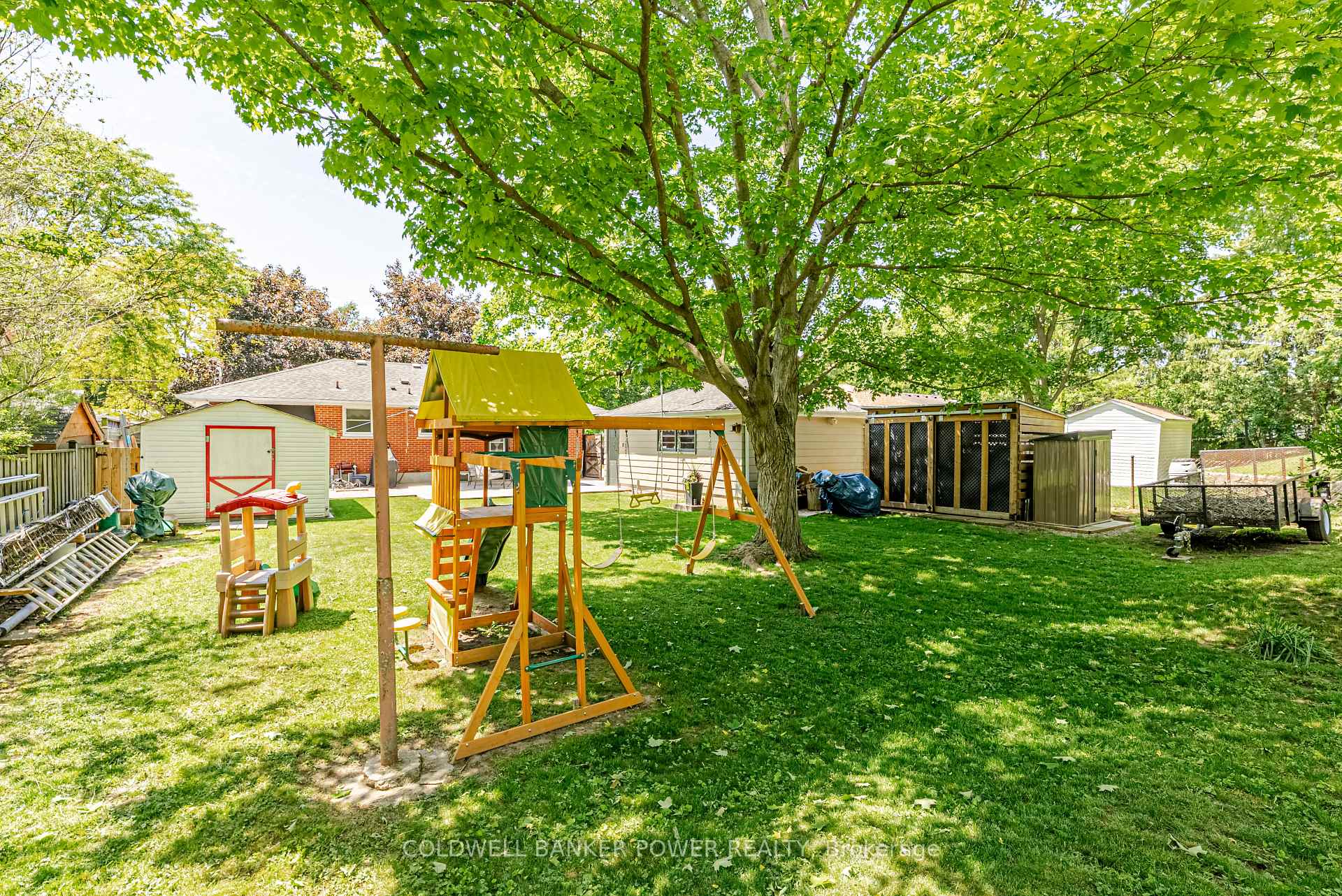 Photo 32 of 468 Jellicoe Crescent, London, South K — HOMEH
