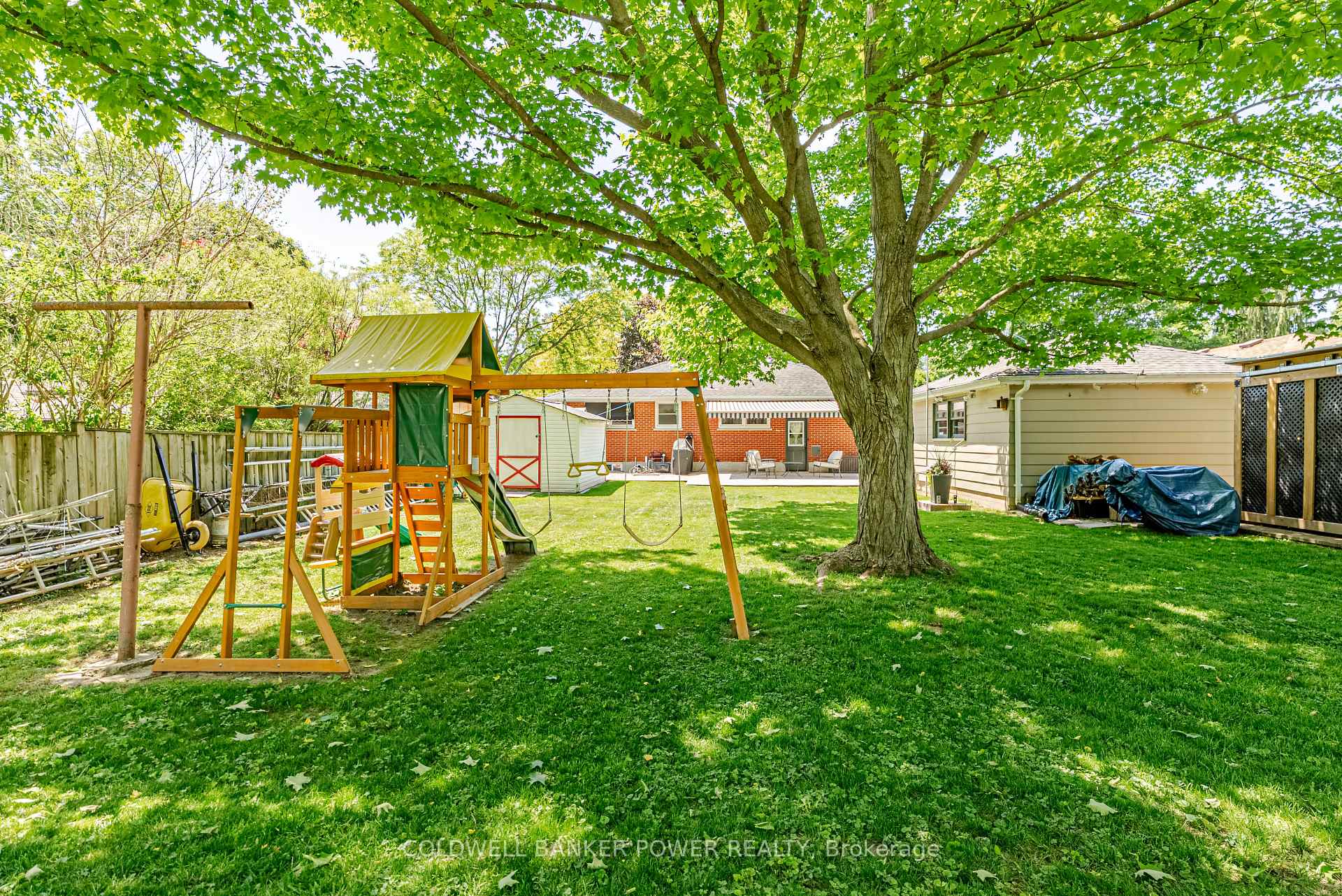 Photo 33 of 468 Jellicoe Crescent, London, South K — HOMEH