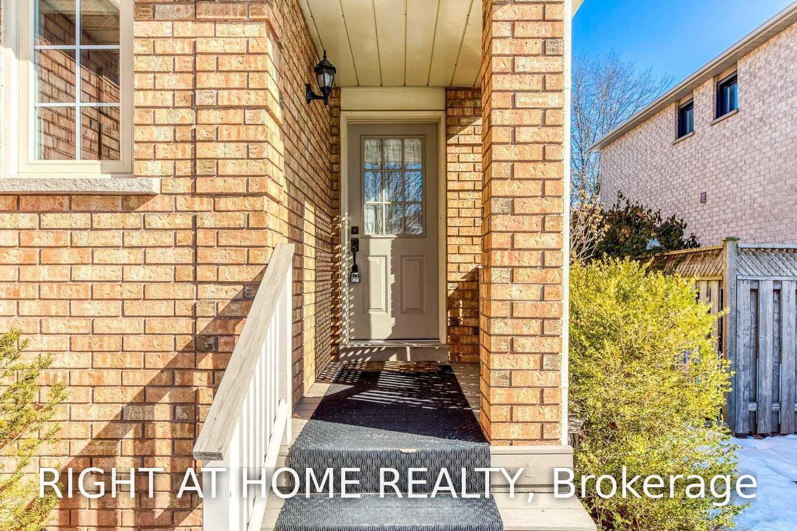 Photo 2 of 96 Howell Road, Oakville, River Oaks — HOMEH