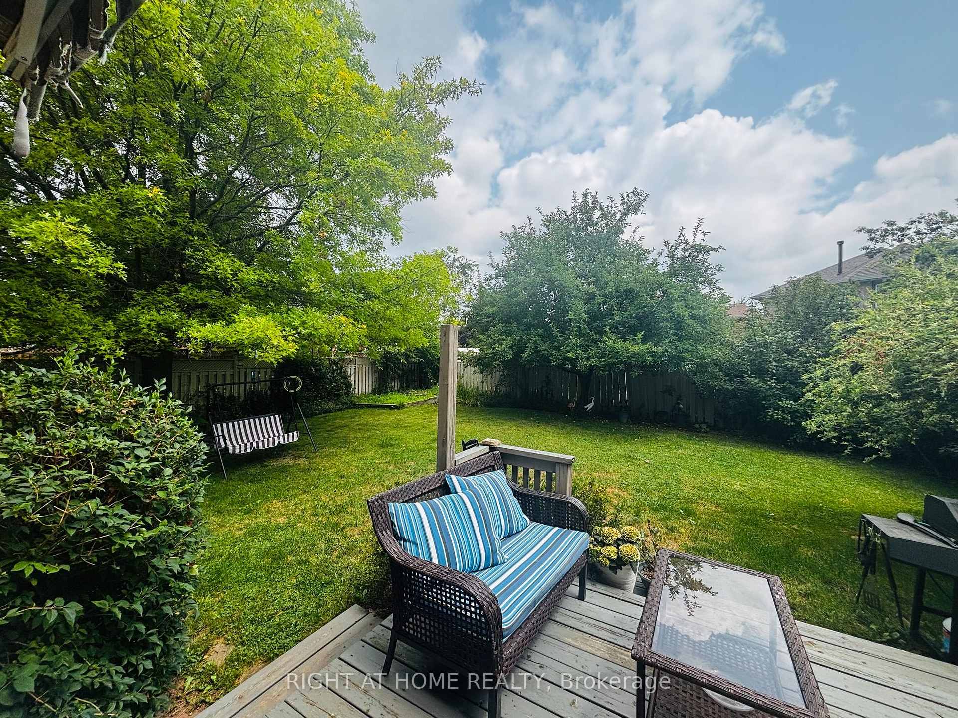 Photo 4 of 96 Howell Road, Oakville, River Oaks — HOMEH