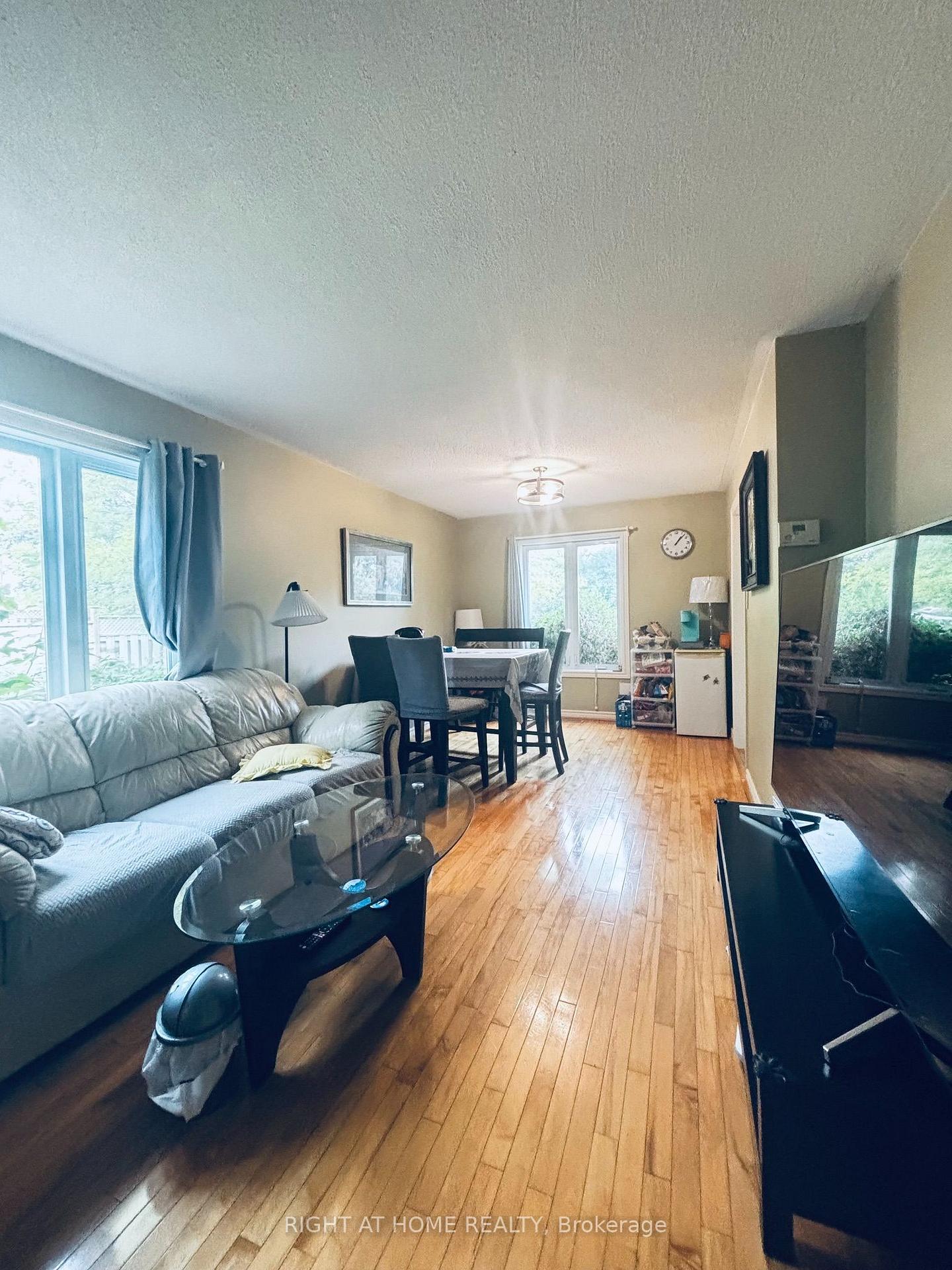 Photo 8 of 96 Howell Road, Oakville, River Oaks — HOMEH