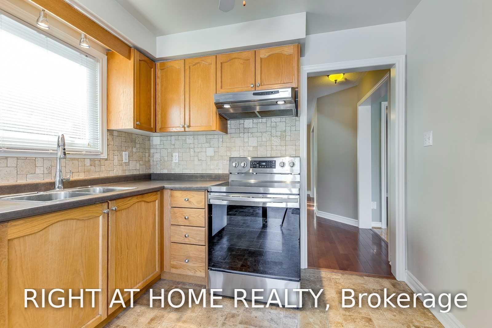 Photo 11 of 96 Howell Road, Oakville, River Oaks — HOMEH