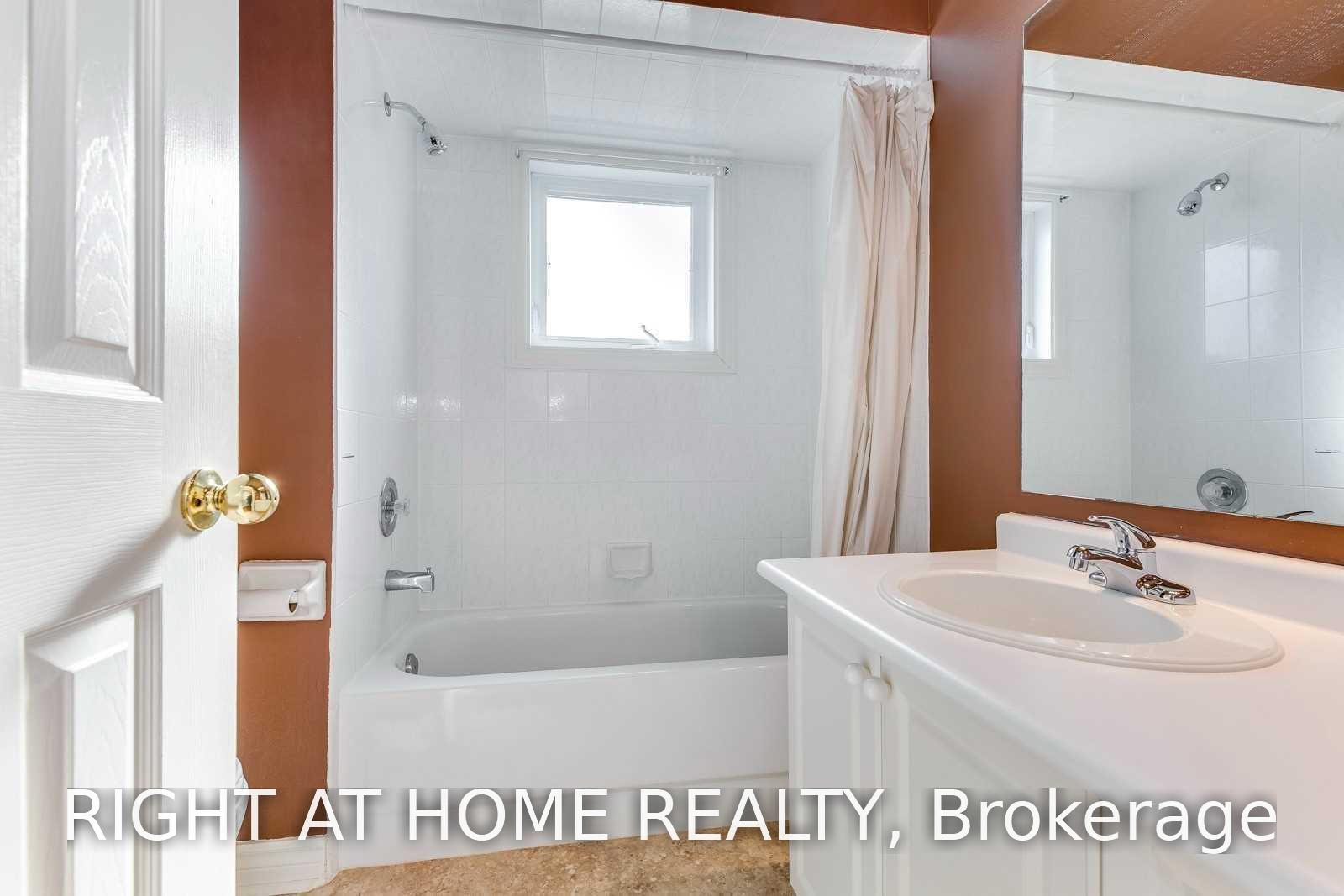 Photo 21 of 96 Howell Road, Oakville, River Oaks — HOMEH