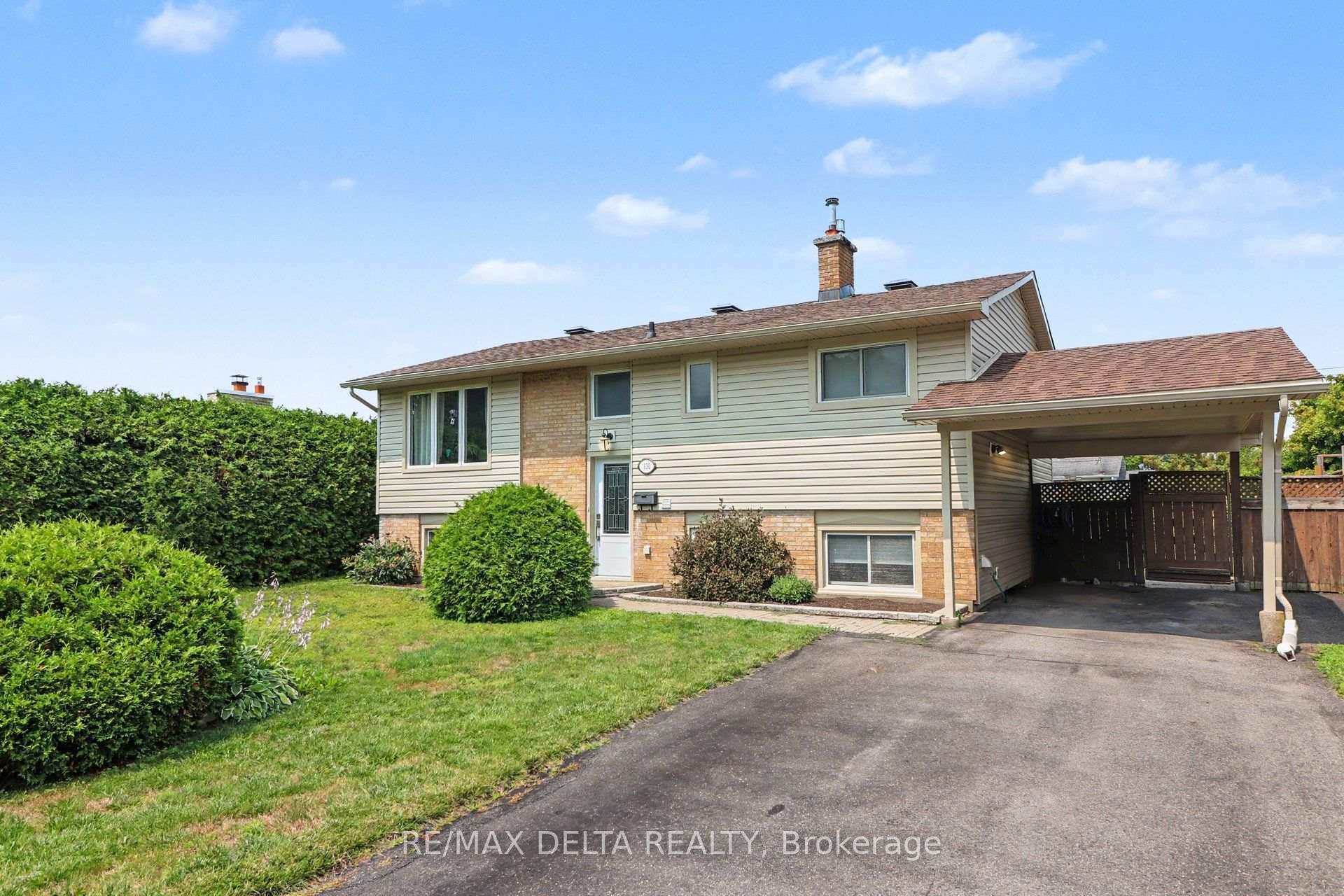 Photo 3 of 331 Roxdale Avenue, Ottawa, Bilberry Creek/Queenswood Heights — HOMEH
