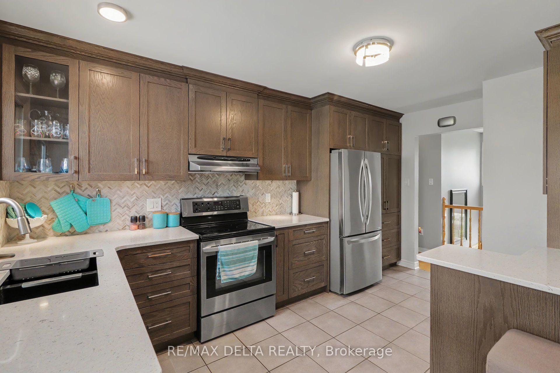 Photo 9 of 331 Roxdale Avenue, Ottawa, Bilberry Creek/Queenswood Heights — HOMEH