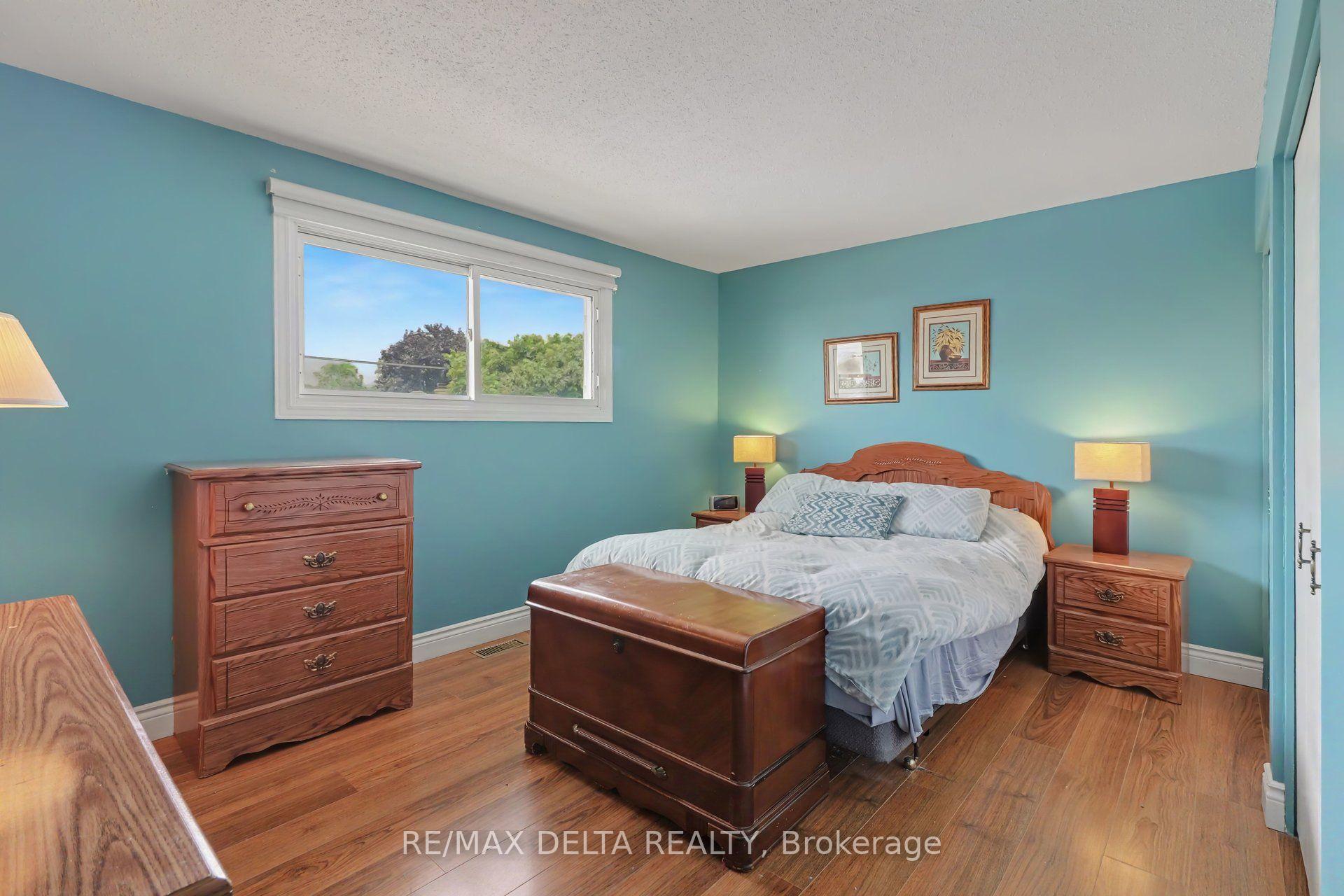 Photo 16 of 331 Roxdale Avenue, Ottawa, Bilberry Creek/Queenswood Heights — HOMEH