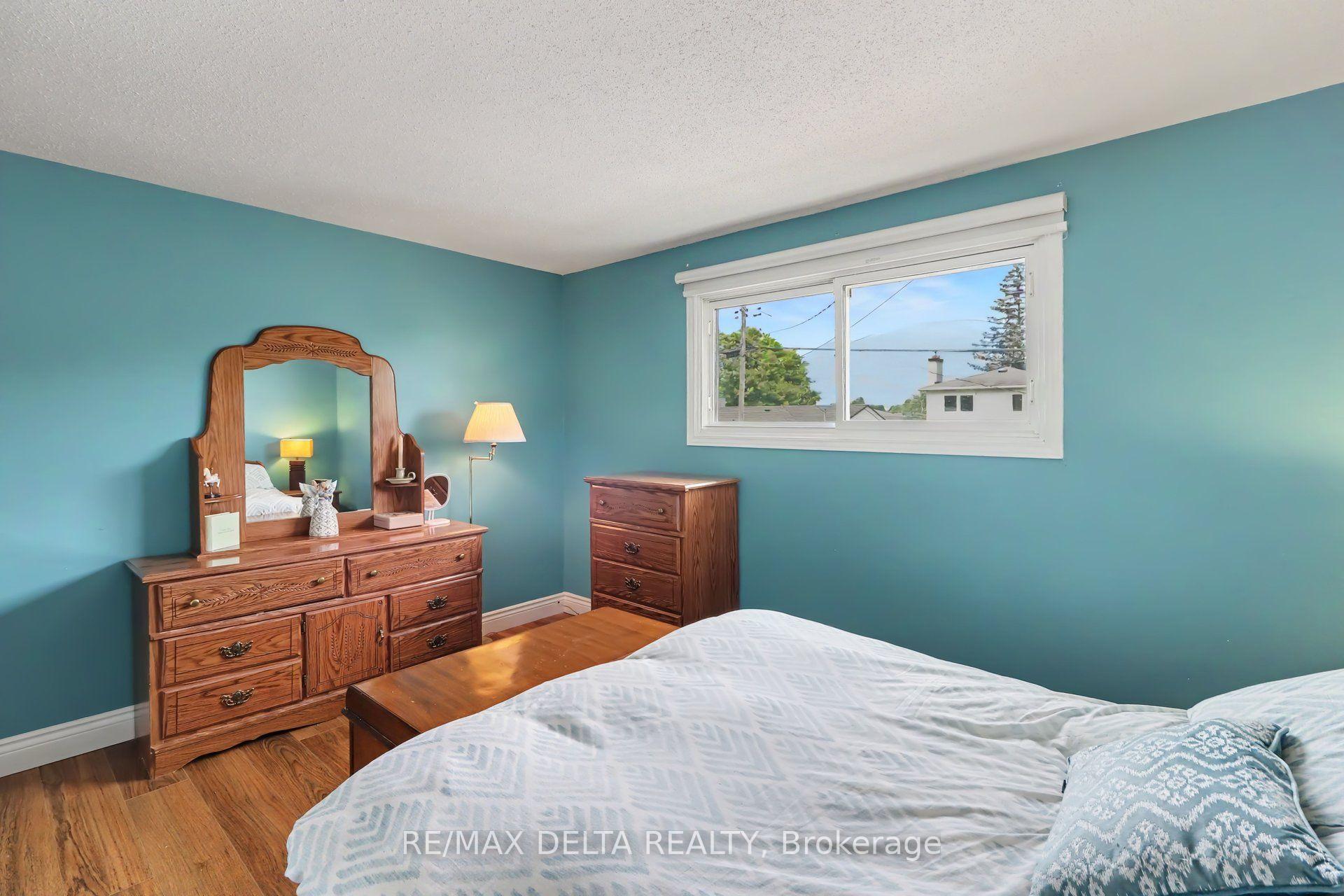 Photo 18 of 331 Roxdale Avenue, Ottawa, Bilberry Creek/Queenswood Heights — HOMEH