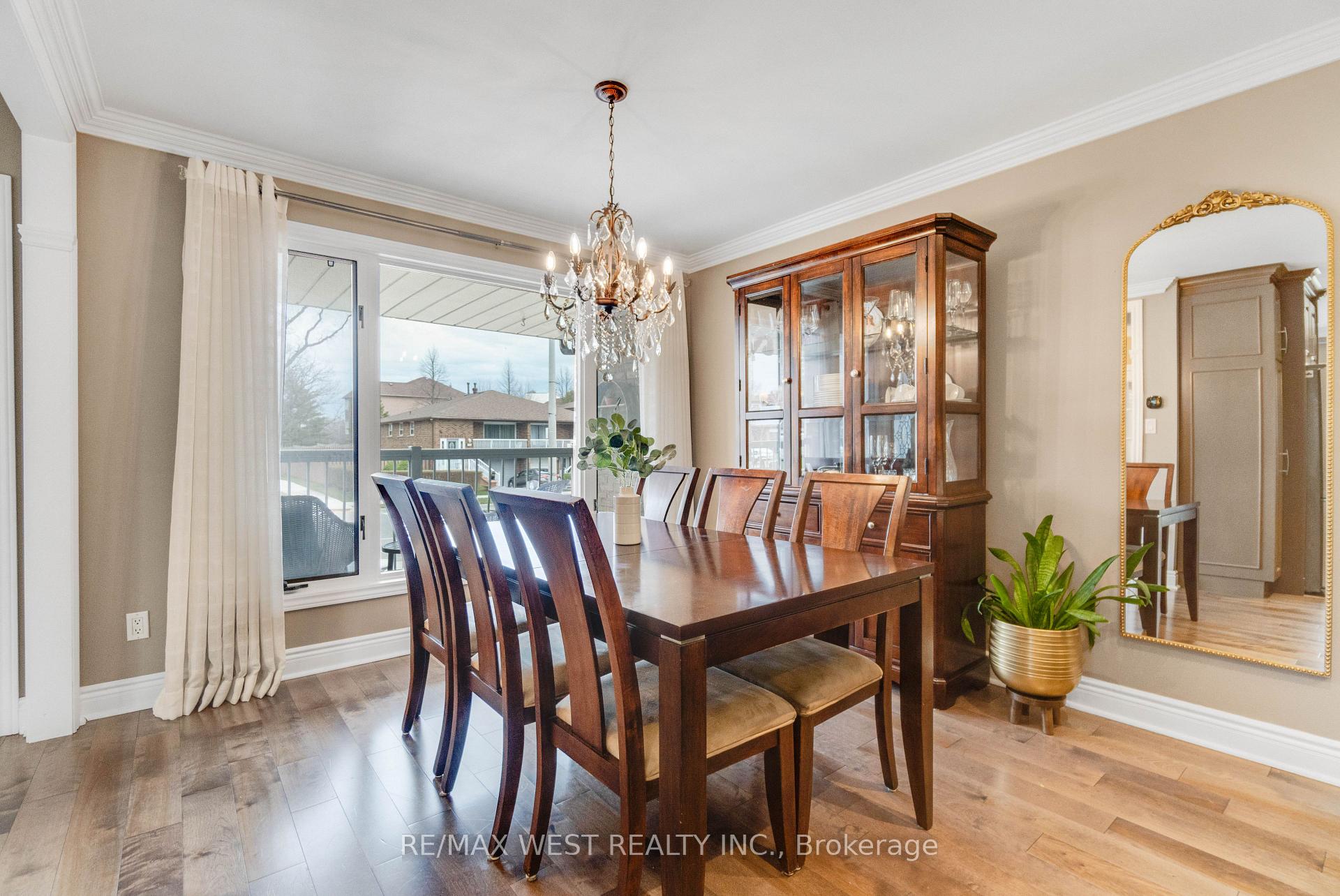 Photo 7 of 941 Stainton Drive, Mississauga, Erindale — HOMEH