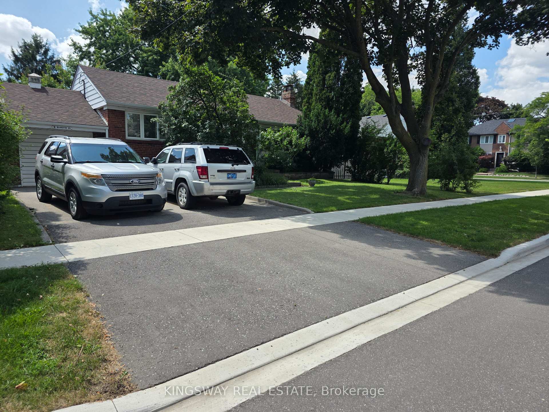 Photo 2 of 18 Blaketon Road, Etobicoke, Islington-City Centre West — HOMEH