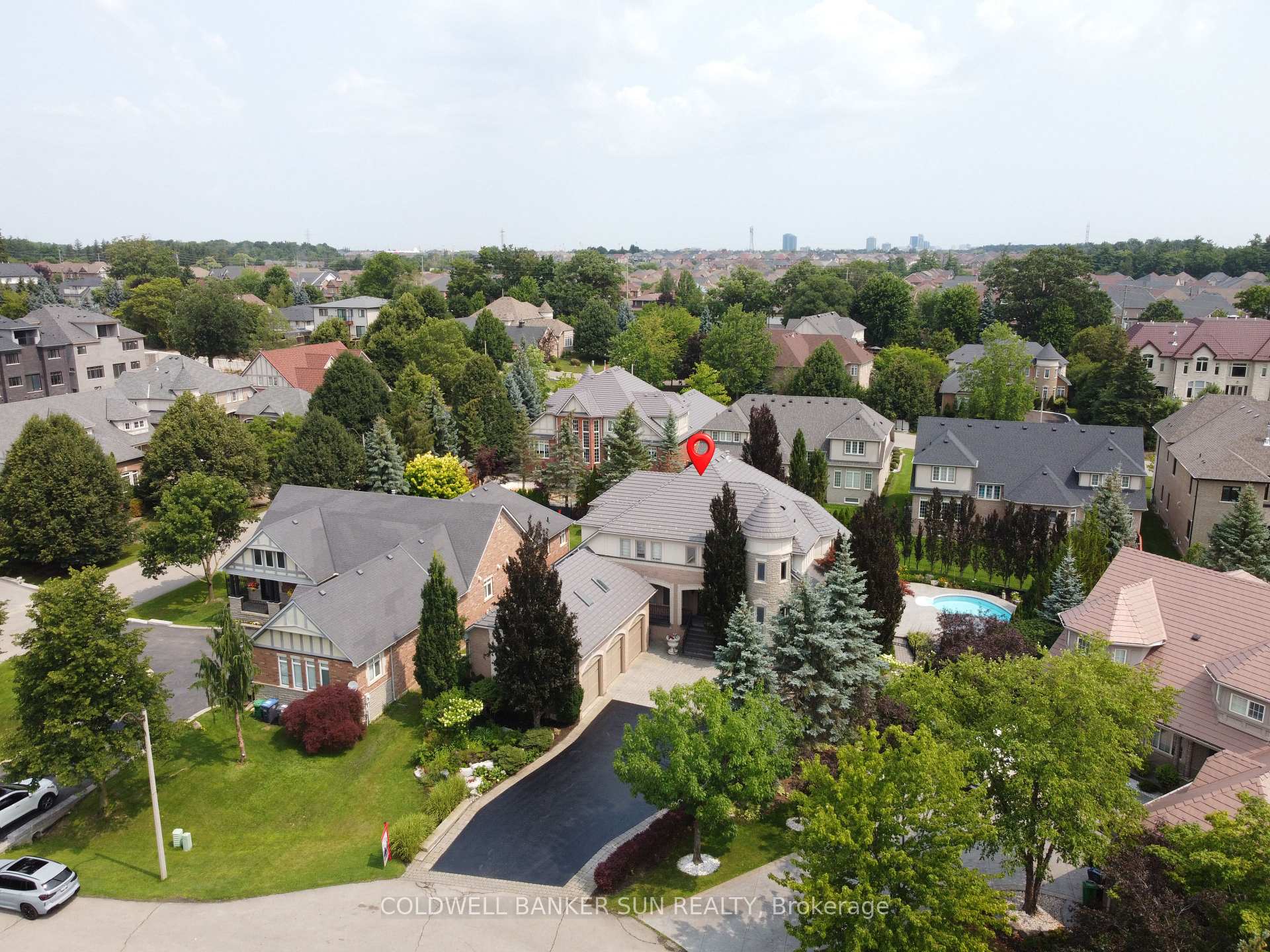Photo 1 of 10 Pride Court, Brampton, Credit Valley — HOMEH