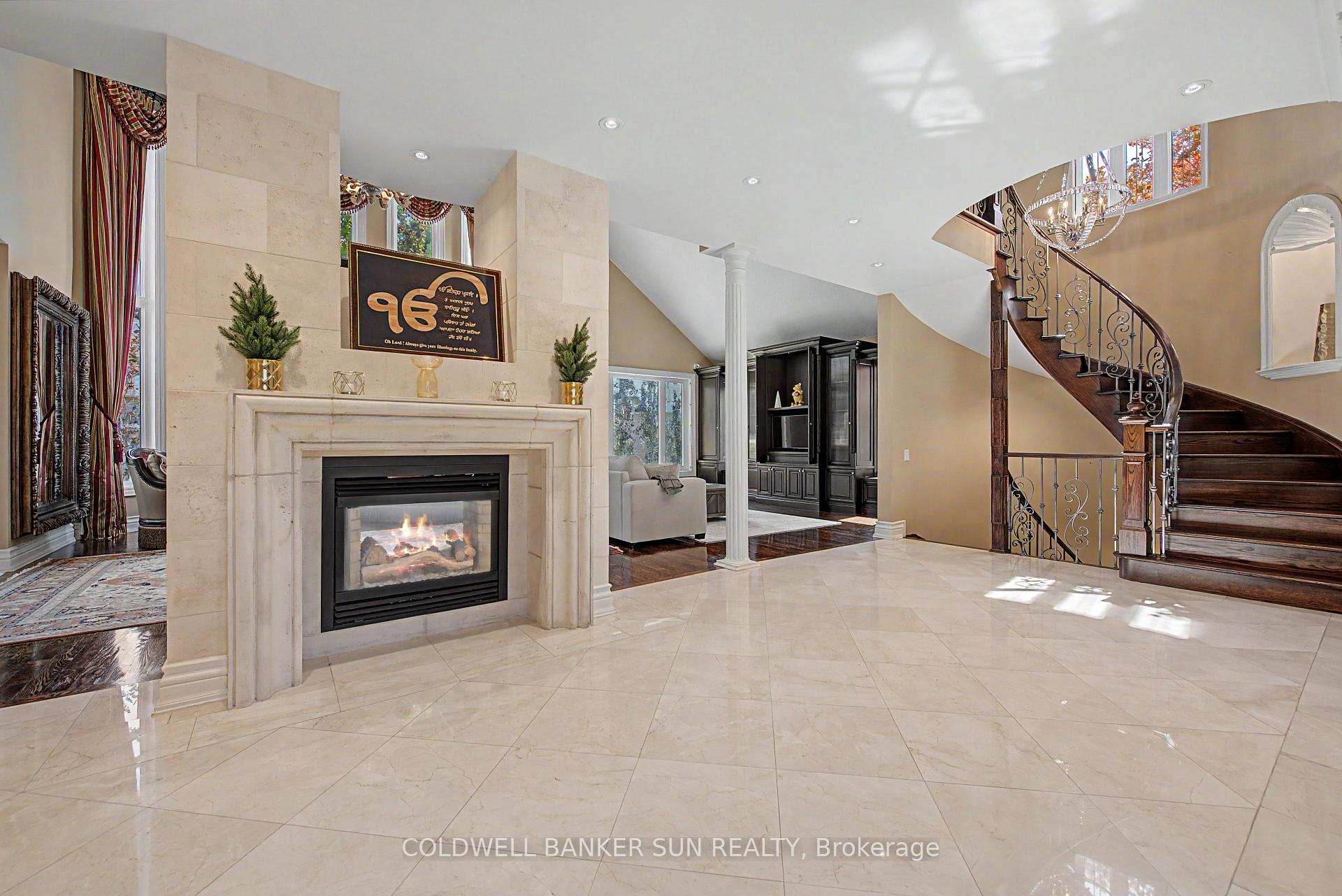 Photo 6 of 10 Pride Court, Brampton, Credit Valley — HOMEH