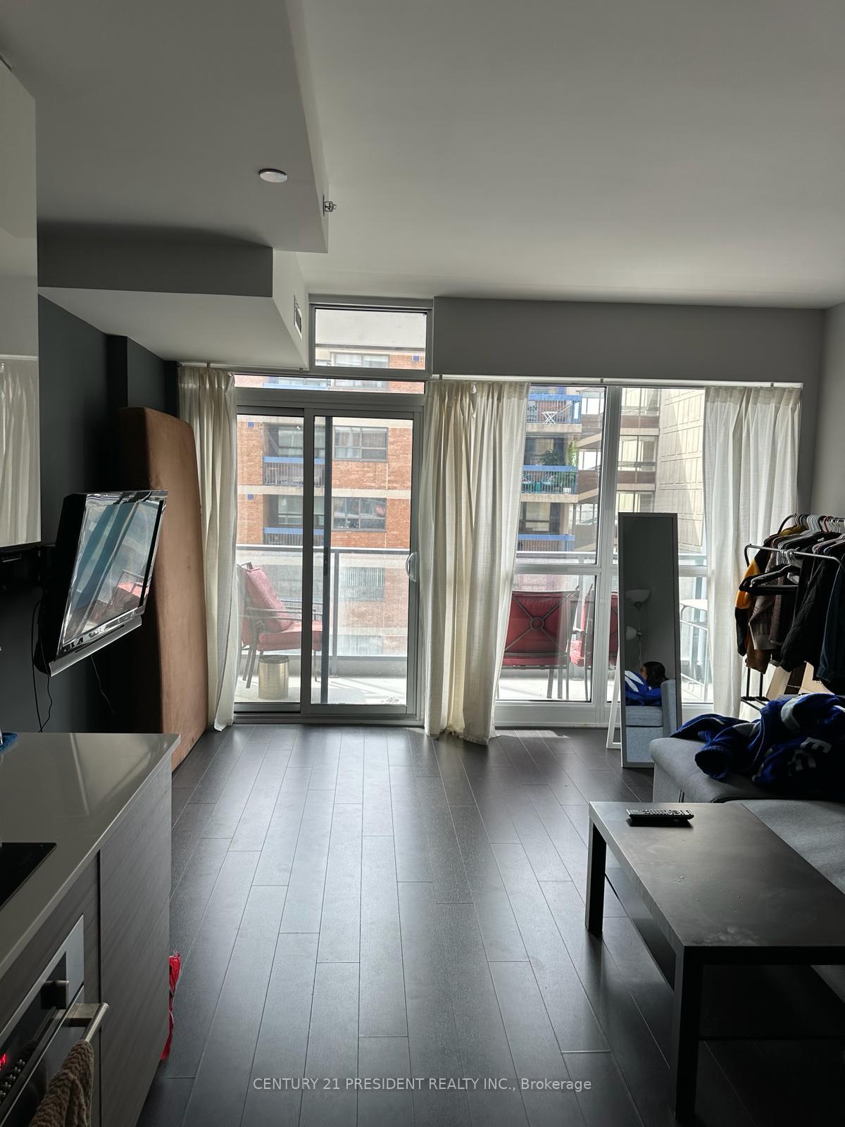 Photo 5 of Unit 706, 210 Simcoe Street, Toronto, Kensington-Chinatown — HOMEH