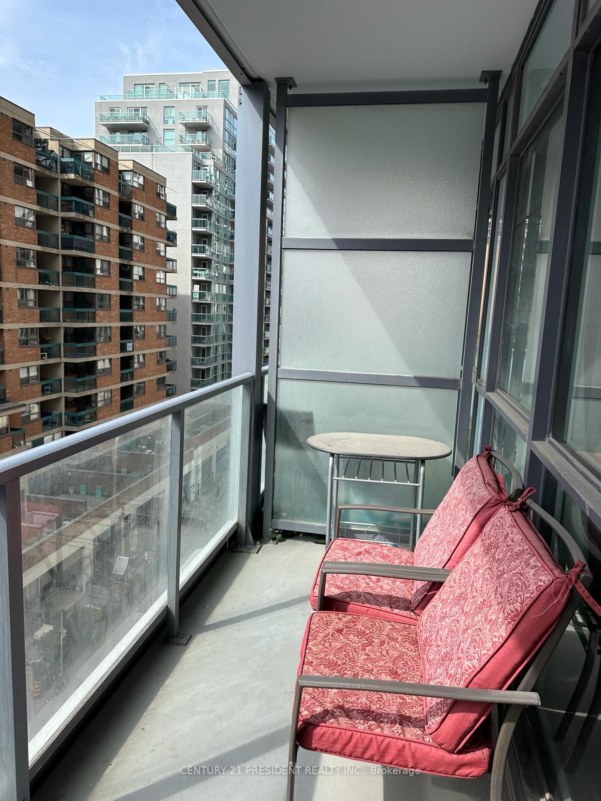 Photo 11 of Unit 706, 210 Simcoe Street, Toronto, Kensington-Chinatown — HOMEH