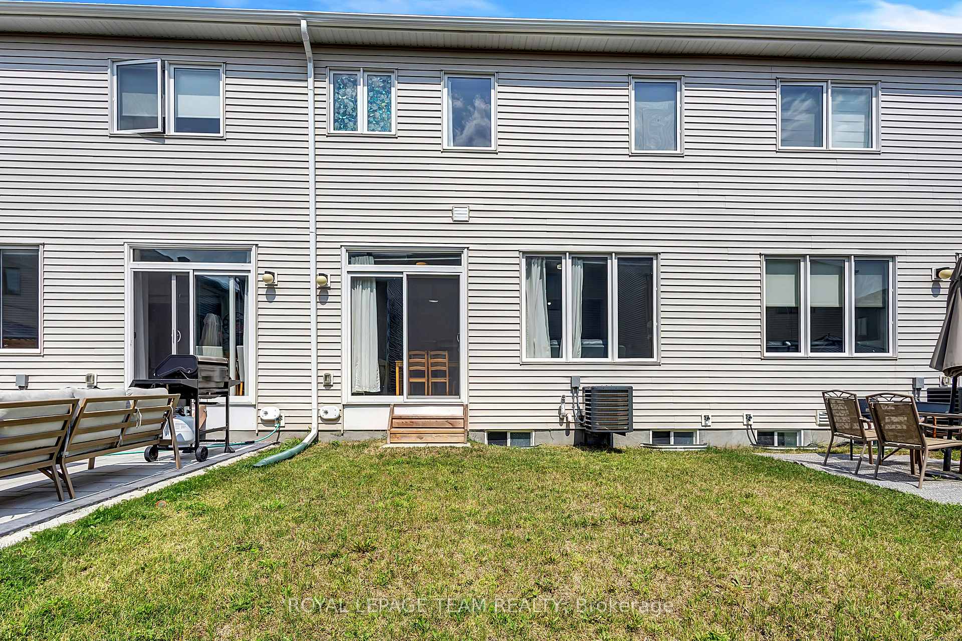 Photo 17 of 137 Yearling Circle, Ottawa, Goulbourn Twp From Franktown Rd/South To Rideau — HOMEH