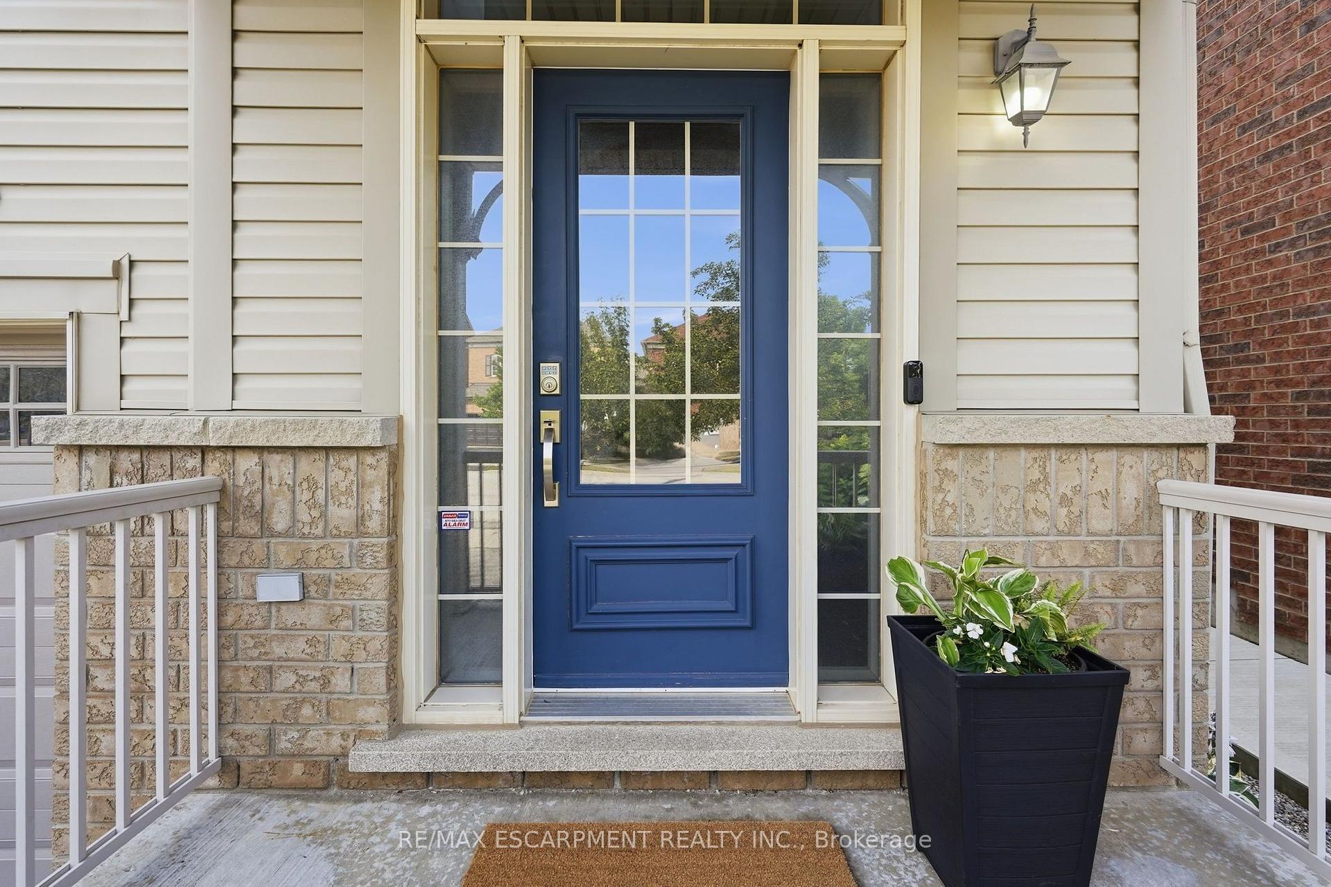 Photo 2 of 221 Nisbet Boulevard, Hamilton, Waterdown — HOMEH