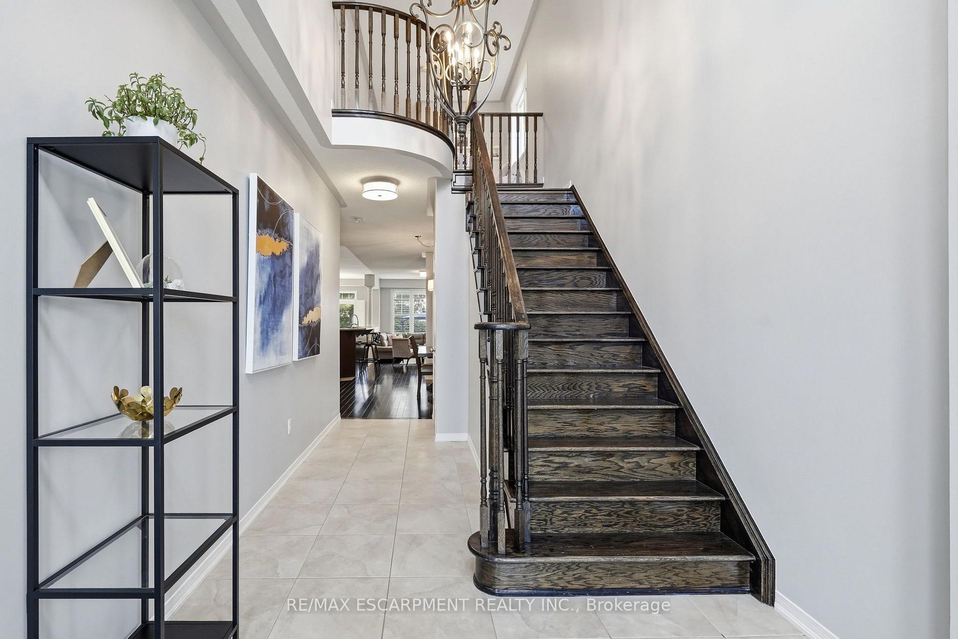 Photo 4 of 221 Nisbet Boulevard, Hamilton, Waterdown — HOMEH