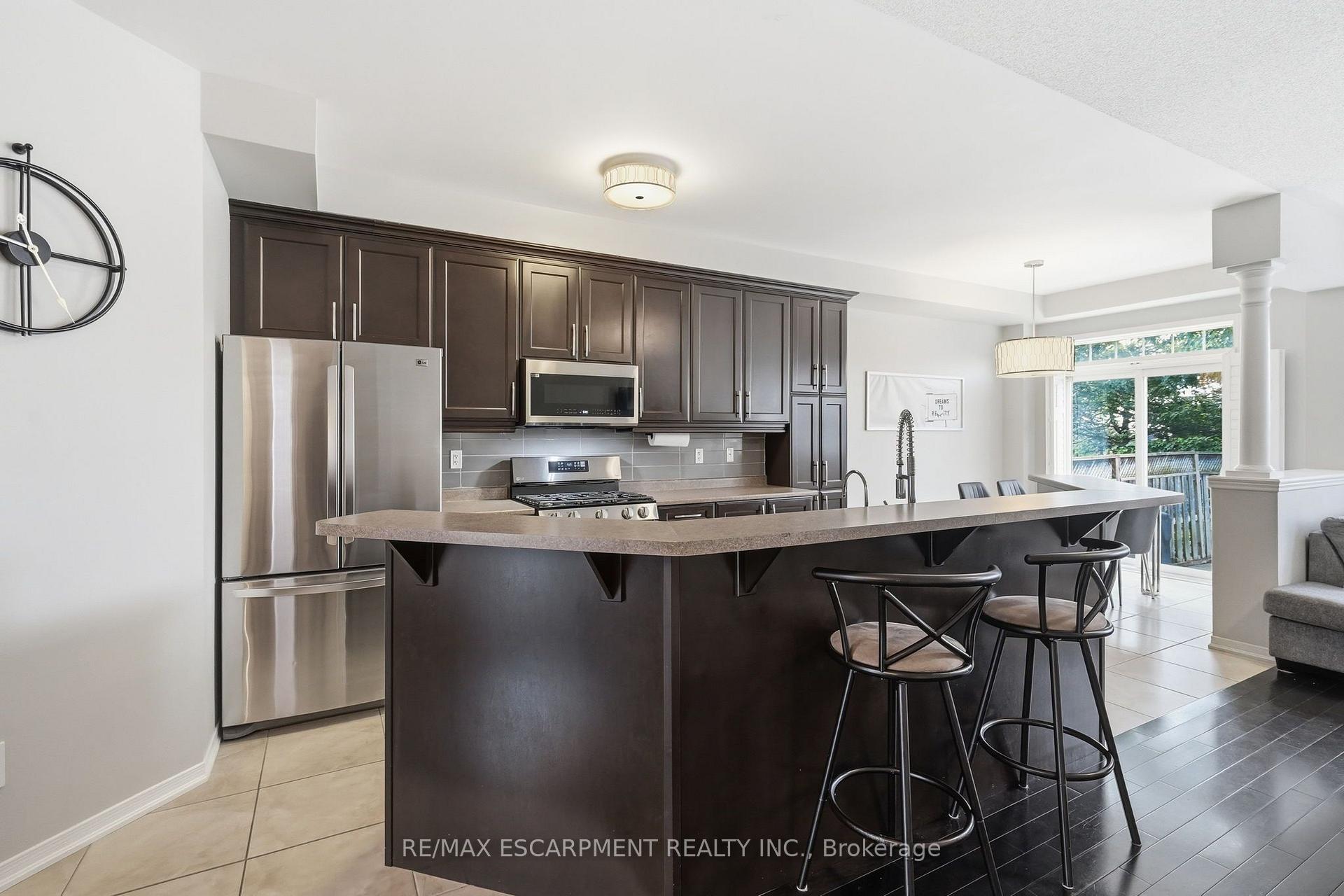Photo 7 of 221 Nisbet Boulevard, Hamilton, Waterdown — HOMEH