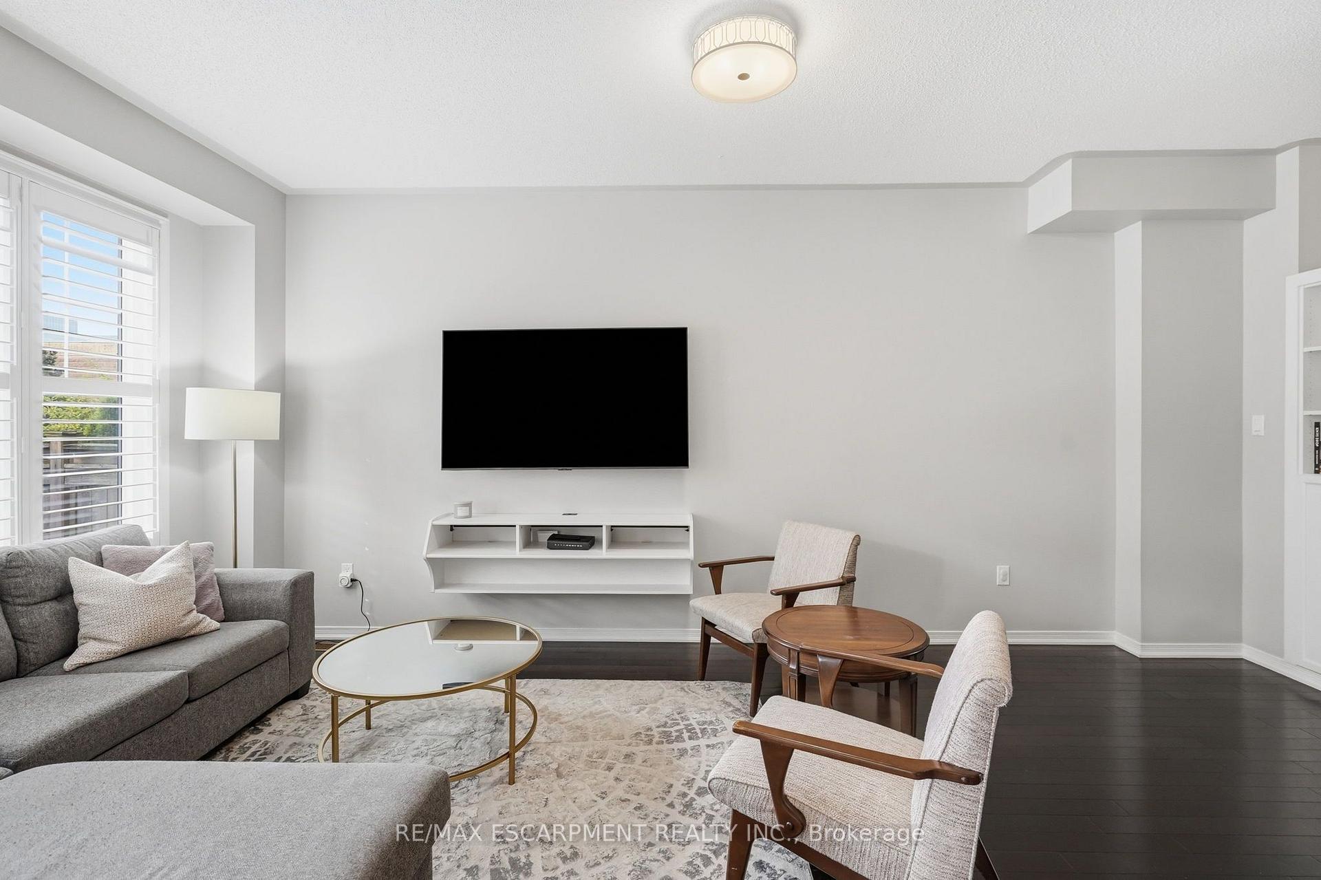 Photo 13 of 221 Nisbet Boulevard, Hamilton, Waterdown — HOMEH