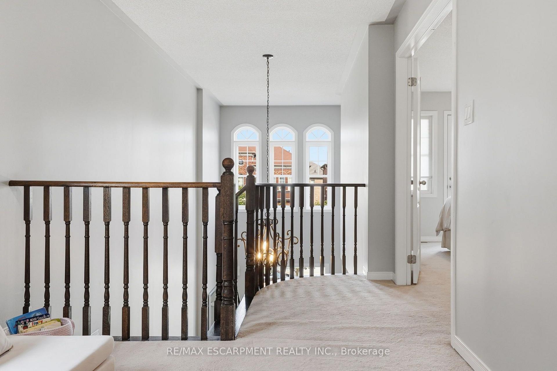 Photo 19 of 221 Nisbet Boulevard, Hamilton, Waterdown — HOMEH