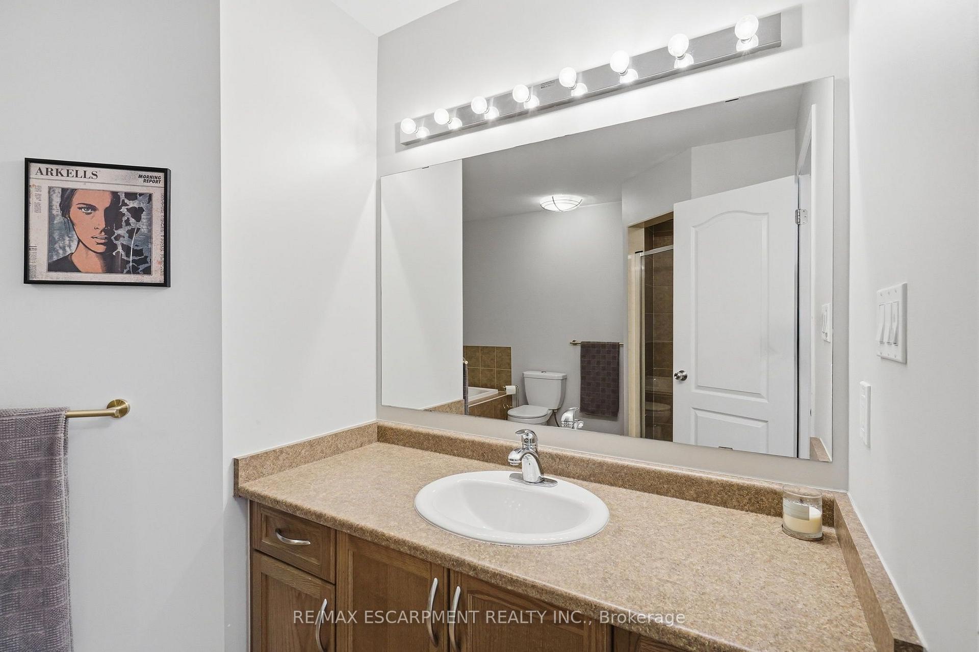 Photo 27 of 221 Nisbet Boulevard, Hamilton, Waterdown — HOMEH