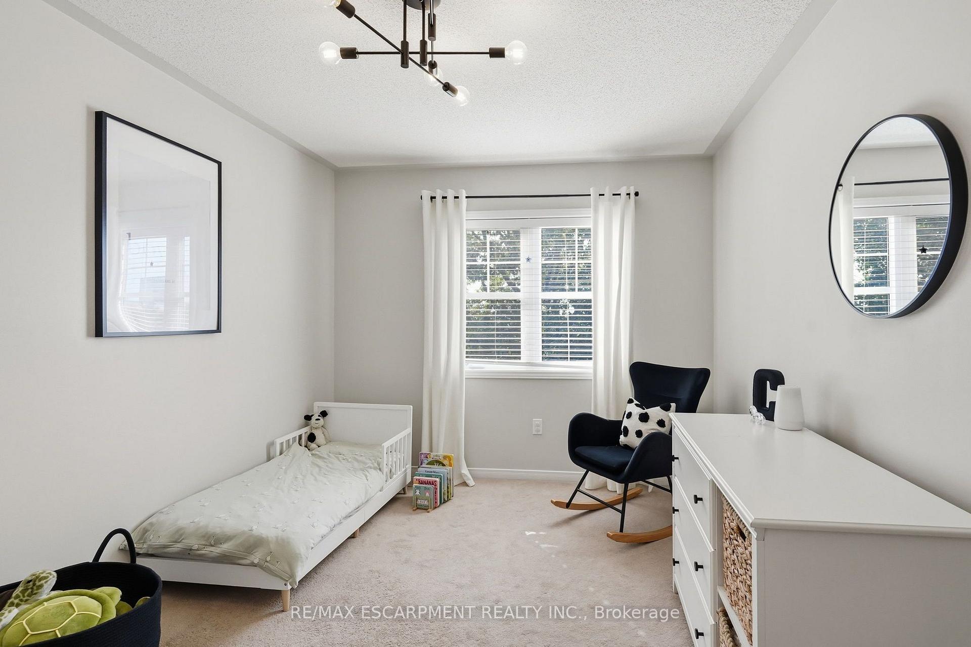 Photo 34 of 221 Nisbet Boulevard, Hamilton, Waterdown — HOMEH