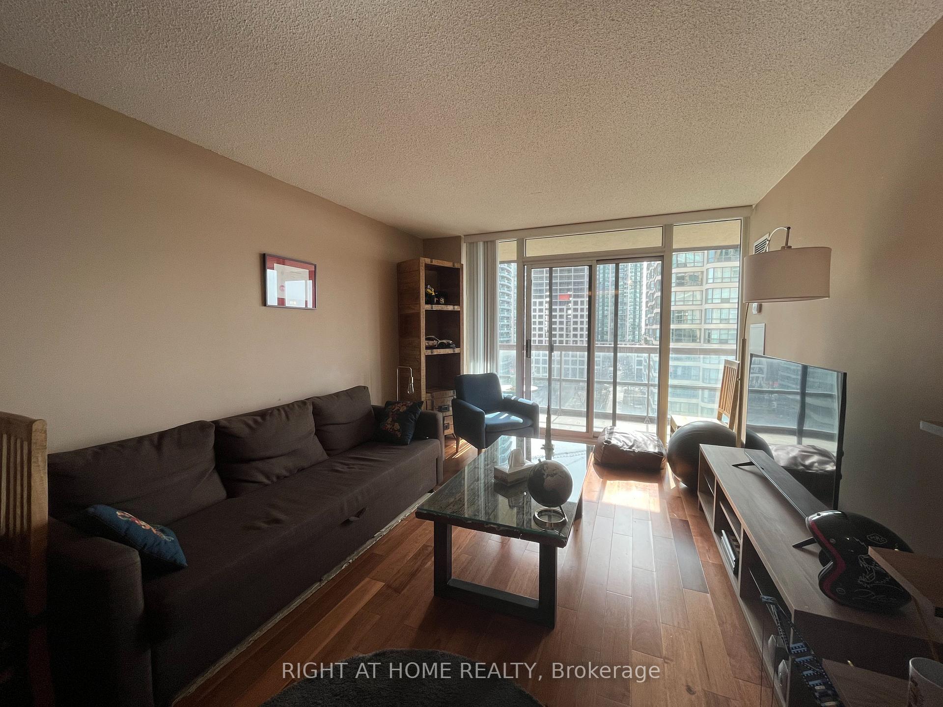 Photo 5 of Unit 906, 156 Enfield Place, Mississauga, Cooksville — HOMEH
