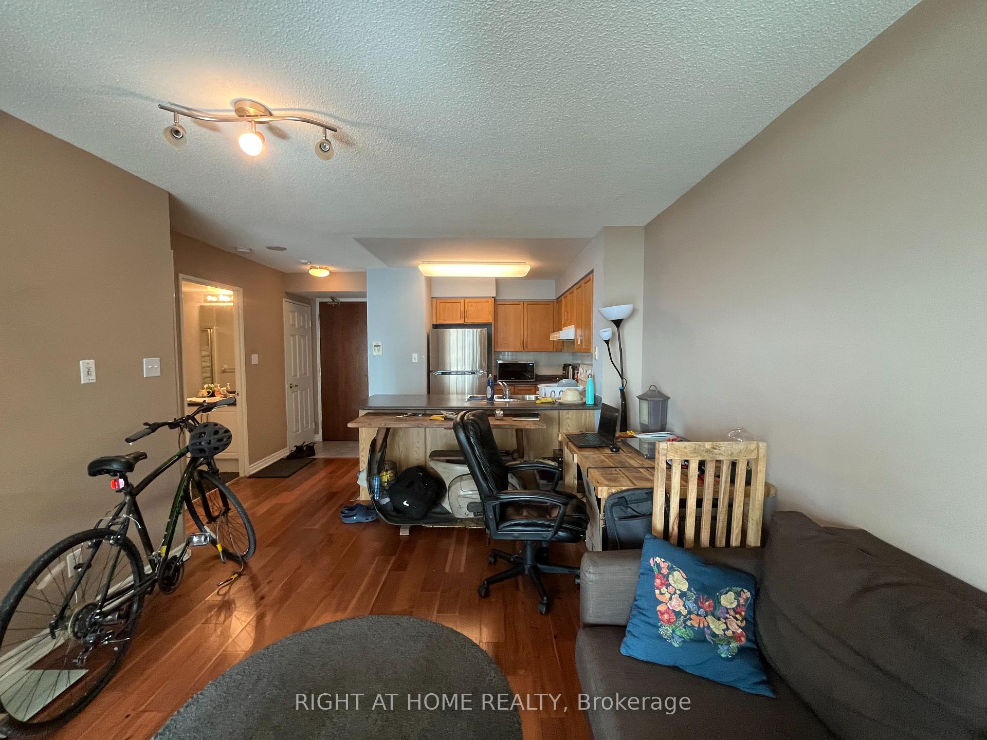 Photo 8 of Unit 906, 156 Enfield Place, Mississauga, Cooksville — HOMEH