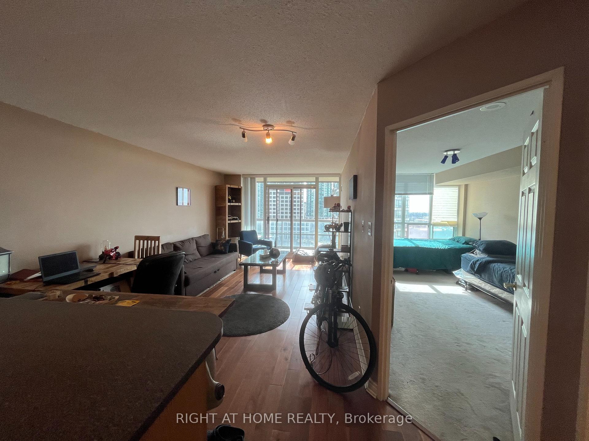 Photo 9 of Unit 906, 156 Enfield Place, Mississauga, Cooksville — HOMEH