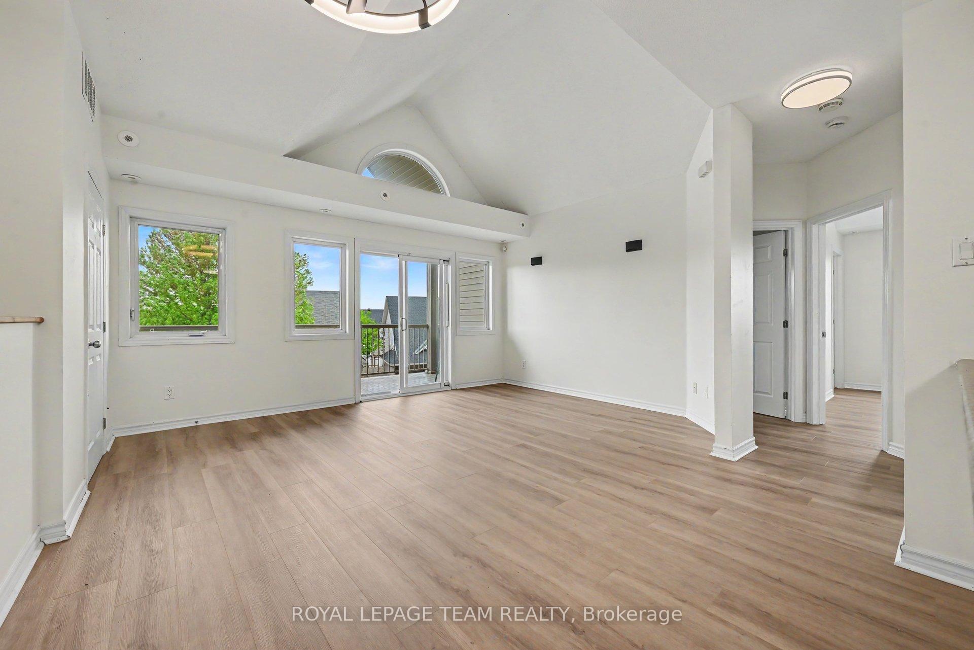 Photo 4 of Unit K, 251 Crestway Drive, Ottawa, Barrhaven East — HOMEH