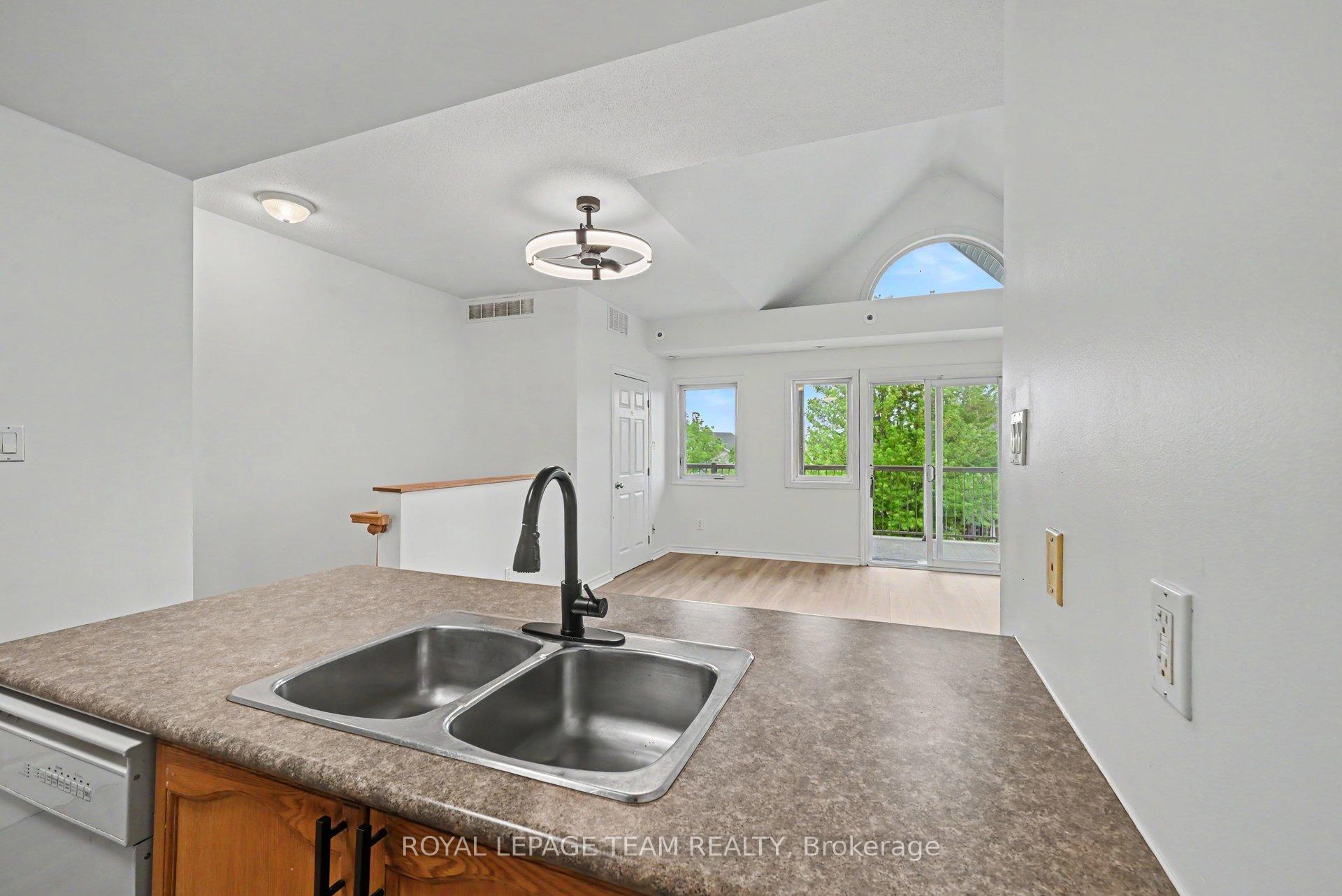 Photo 11 of Unit K, 251 Crestway Drive, Ottawa, Barrhaven East — HOMEH