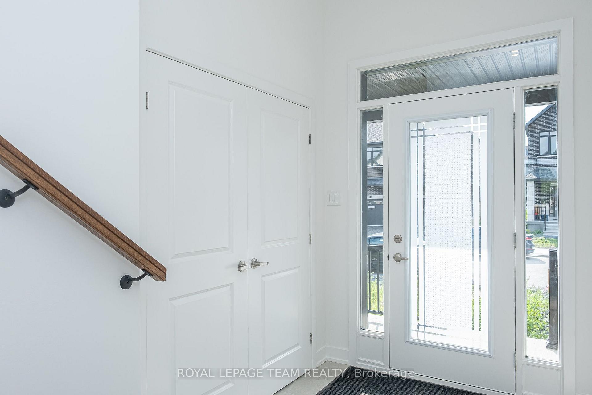 Photo 5 of 807 Mochi Circle, Ottawa, Barrhaven - Heritage Park — HOMEH