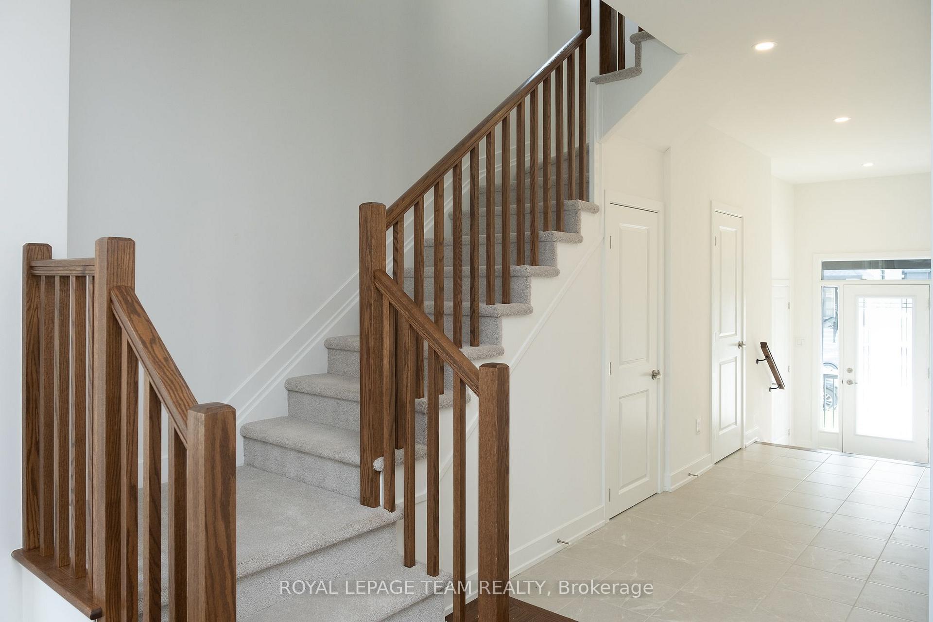 Photo 7 of 807 Mochi Circle, Ottawa, Barrhaven - Heritage Park — HOMEH
