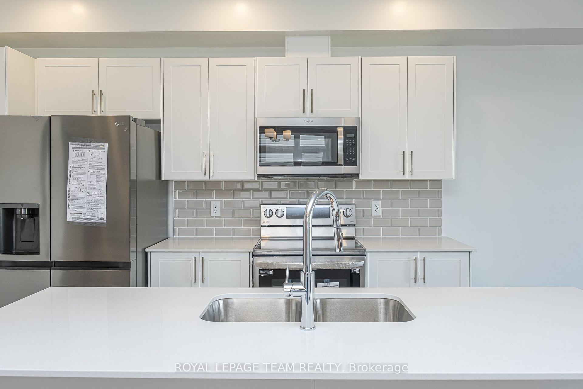 Photo 11 of 807 Mochi Circle, Ottawa, Barrhaven - Heritage Park — HOMEH