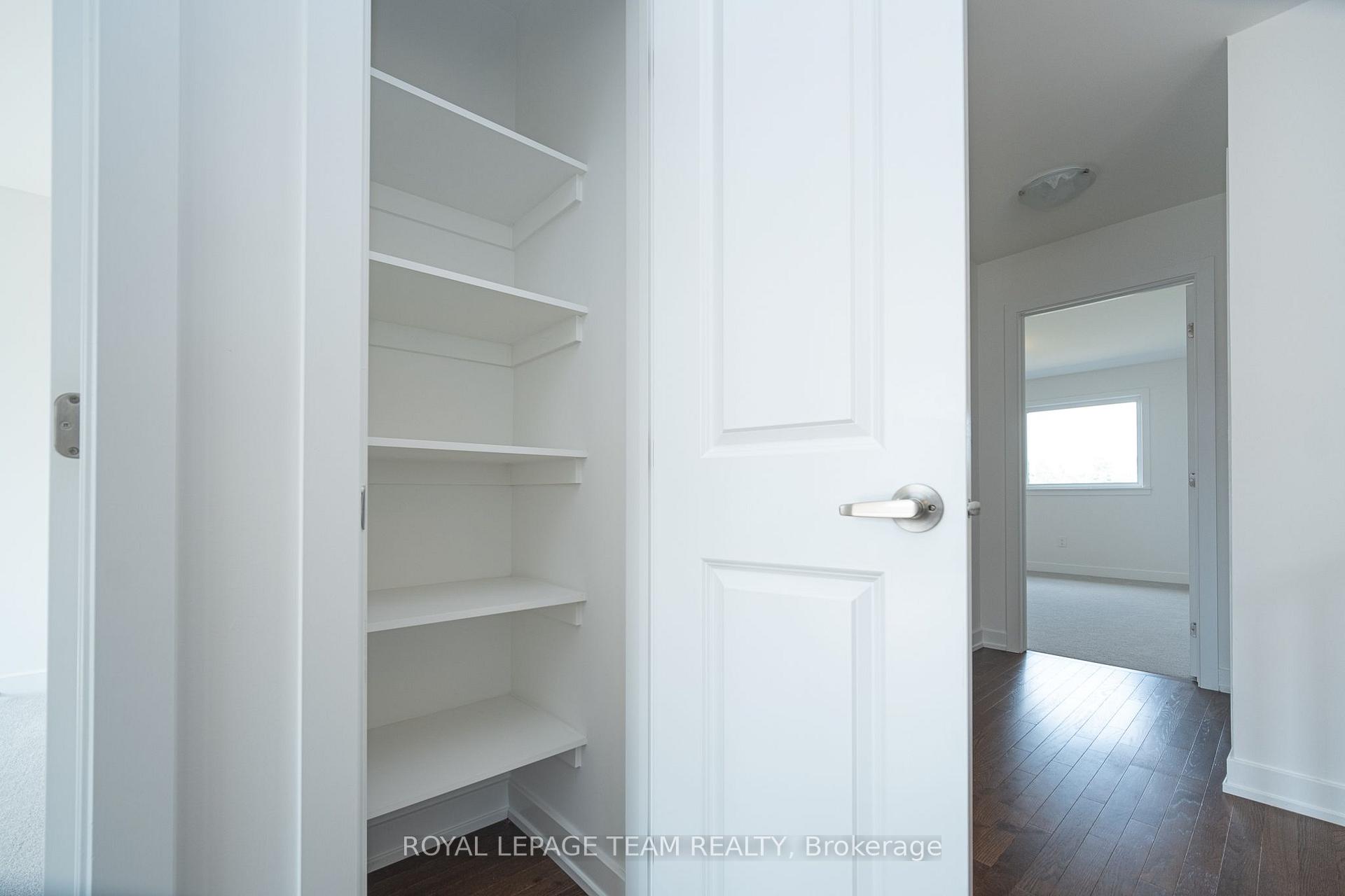 Photo 13 of 807 Mochi Circle, Ottawa, Barrhaven - Heritage Park — HOMEH
