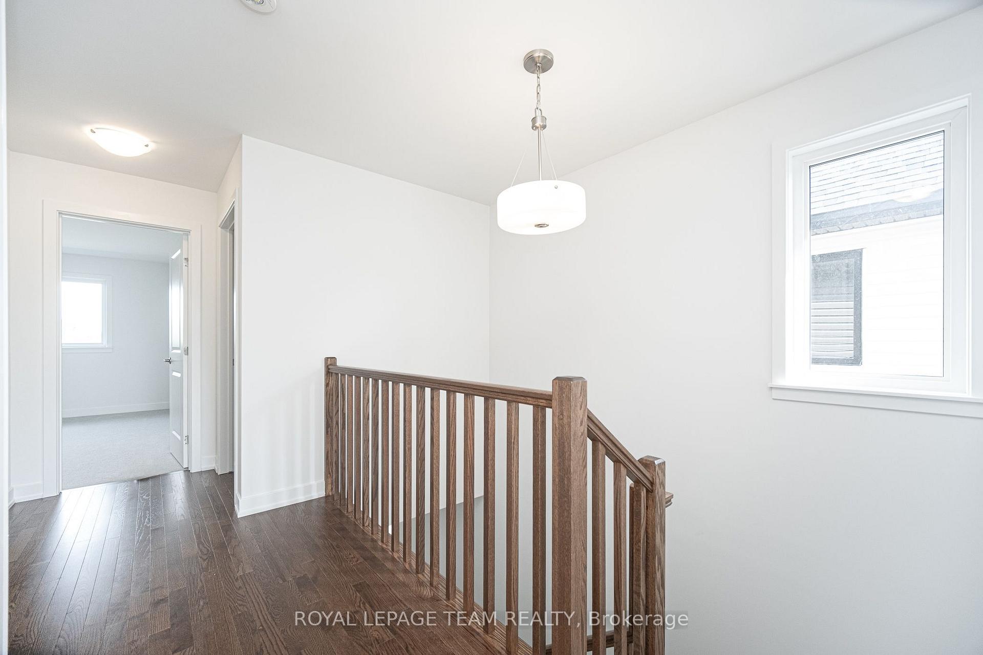 Photo 17 of 807 Mochi Circle, Ottawa, Barrhaven - Heritage Park — HOMEH